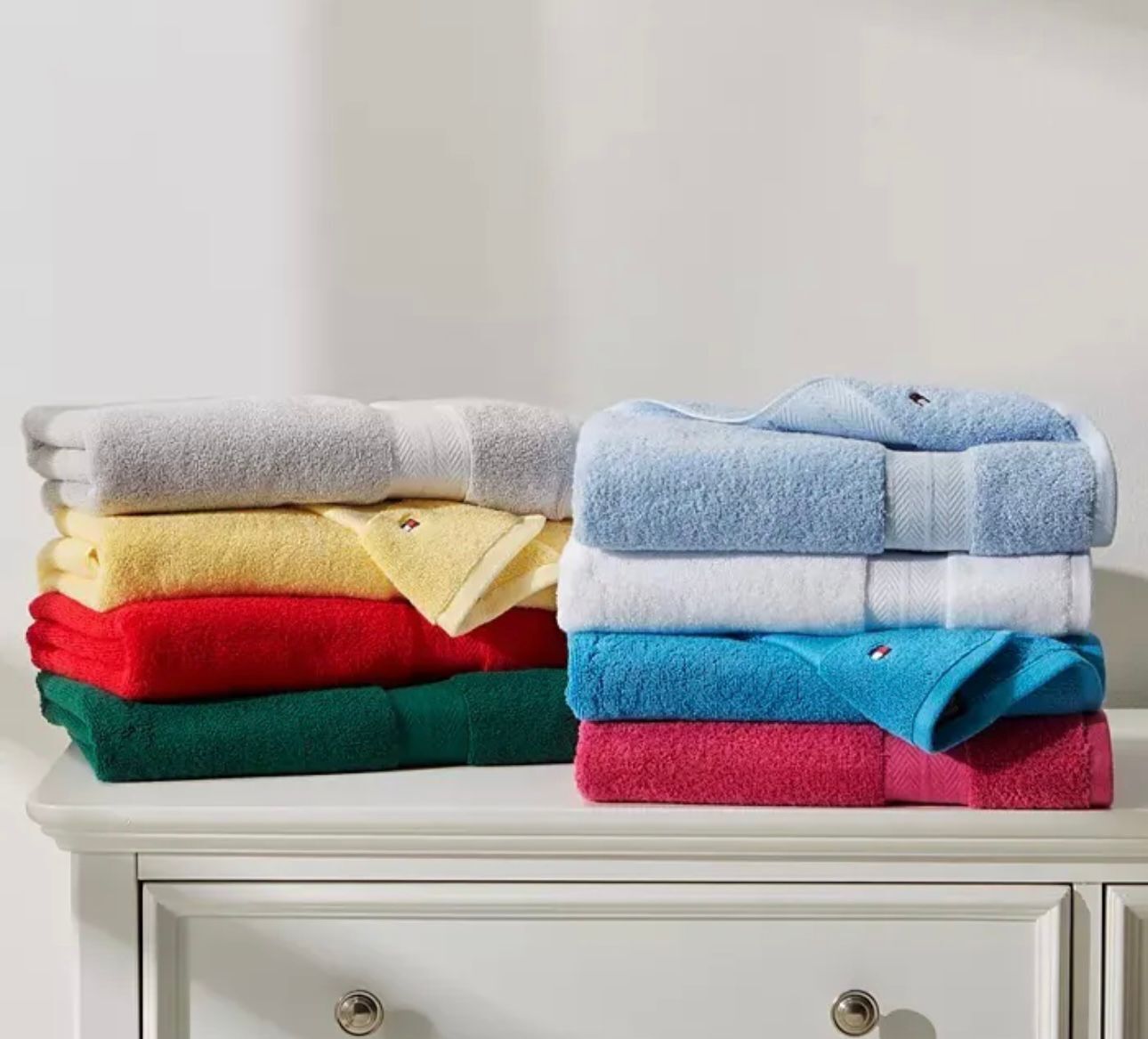 【預購】AA112601 Tommy Hilfiger 大毛巾 (顏色隨機)