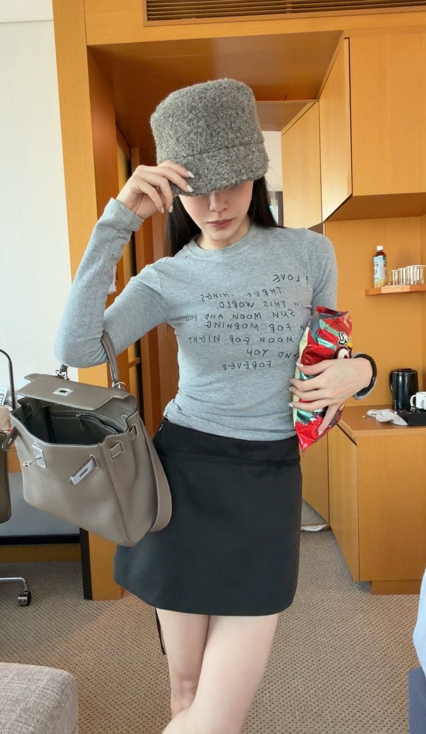 ｜韓國｜簡約英文字上衣*少量現貨*