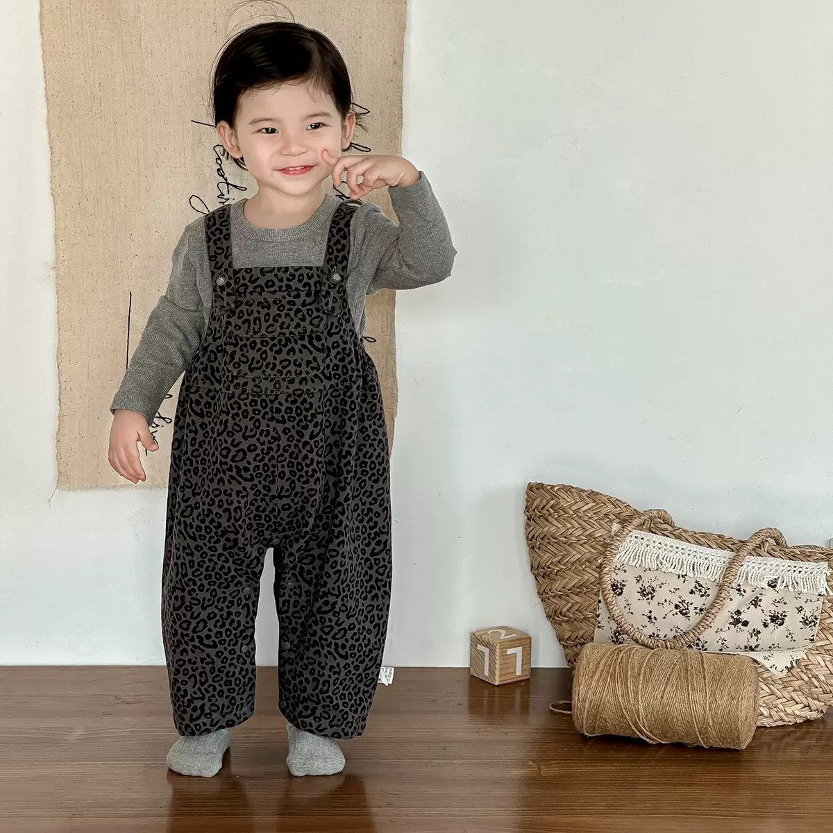 豹紋吊帶褲套裝