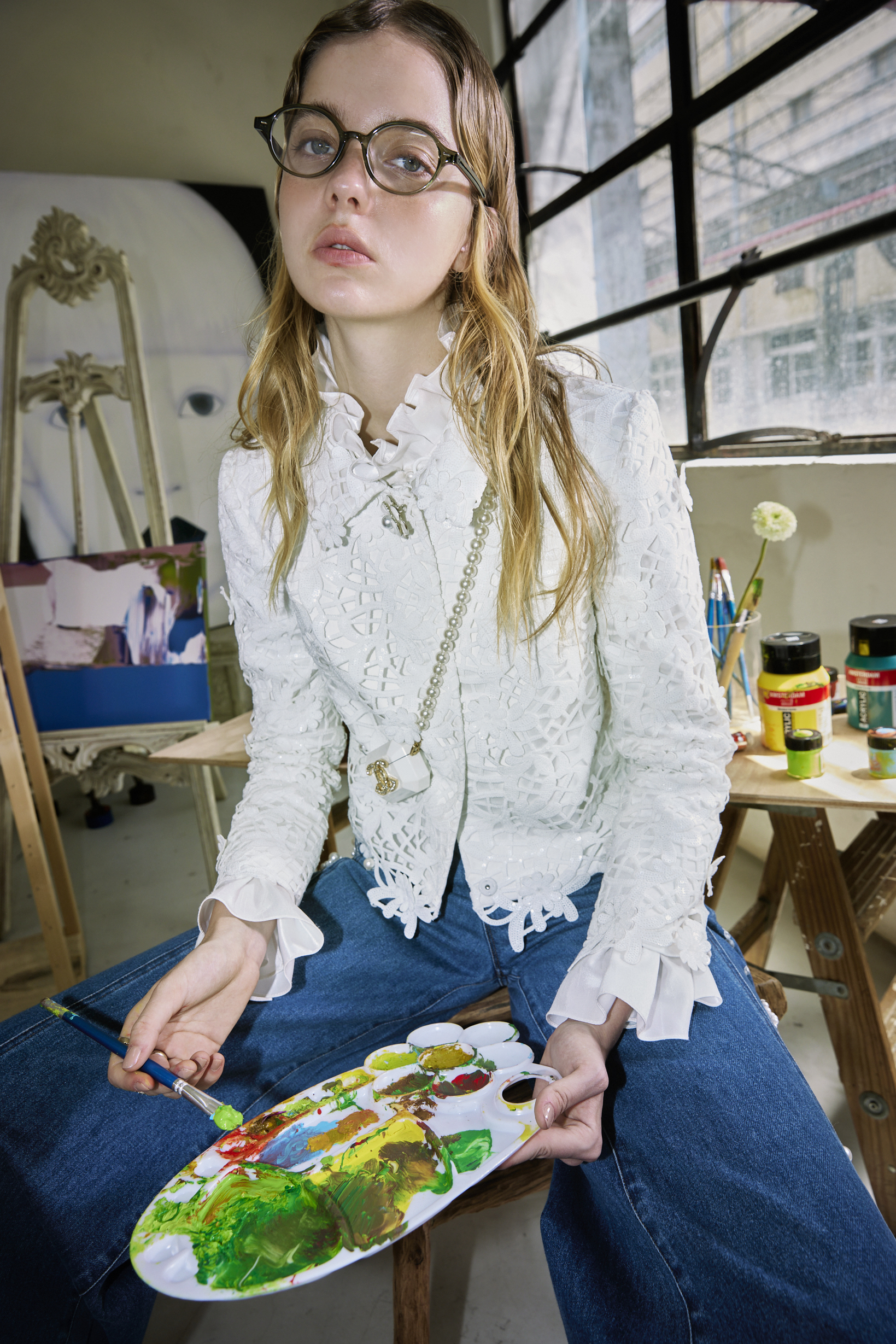 BE15023D1 白綻花園鏤空蕾絲短版外套 (附別針)