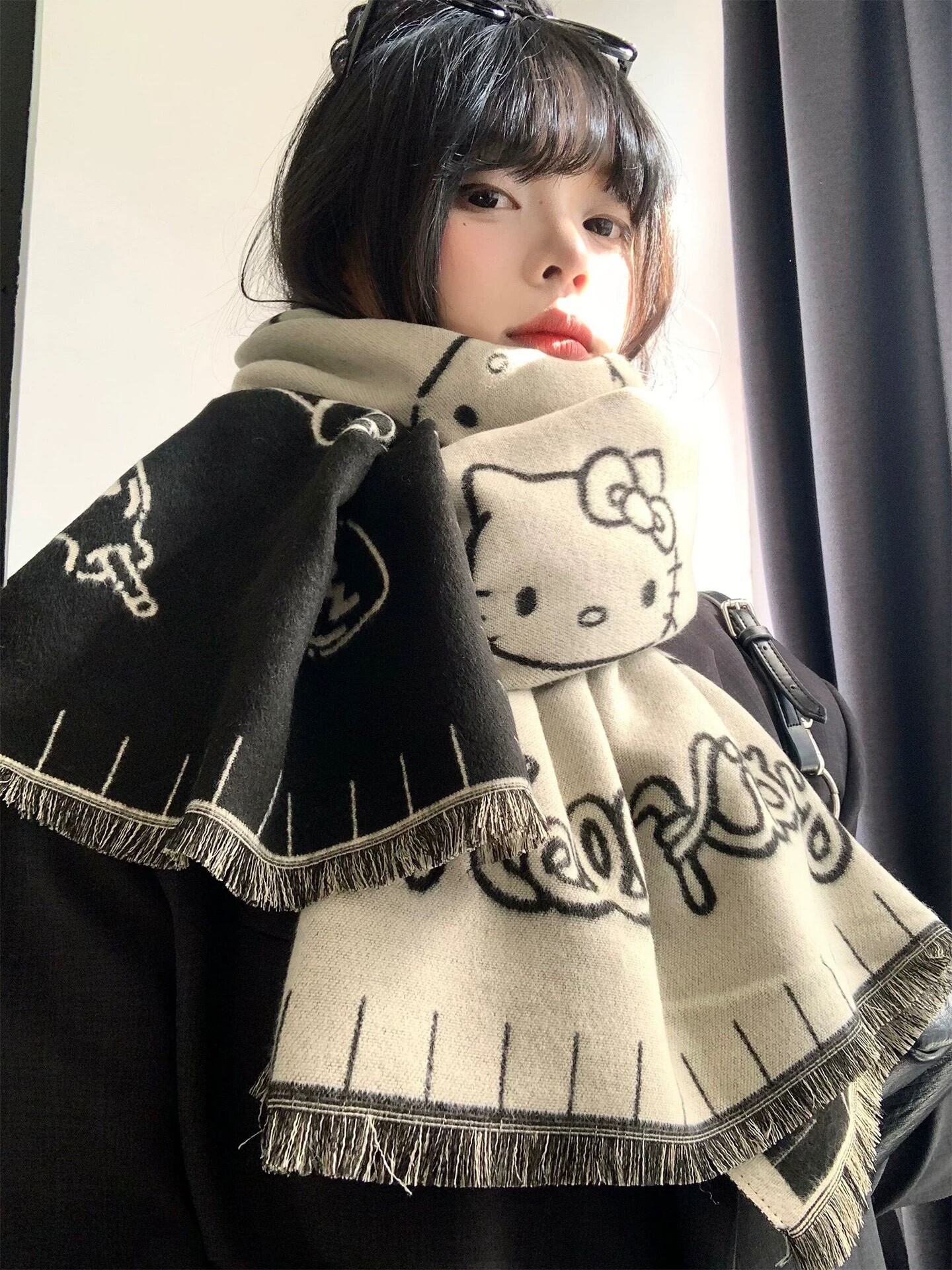 代購-Sanrio三麗鷗 Hello Kitty 凱蒂貓 毛絨感 雙面 圍巾 3色