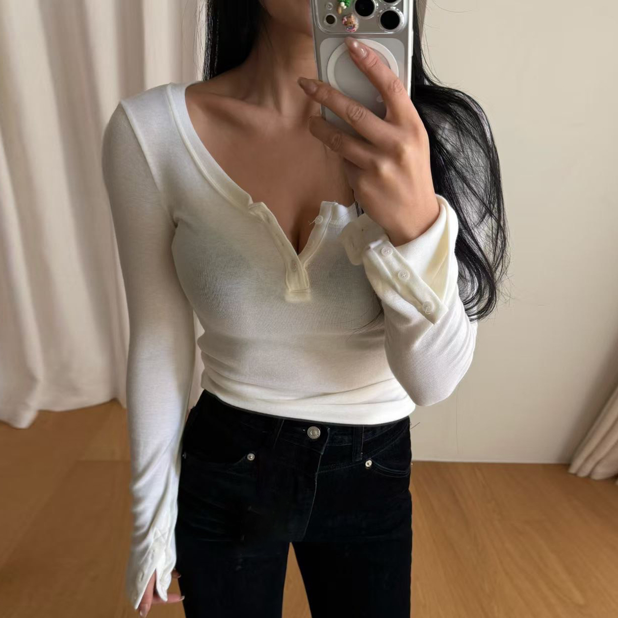 好身材深U領排釦合身棉質上衣 / 3色