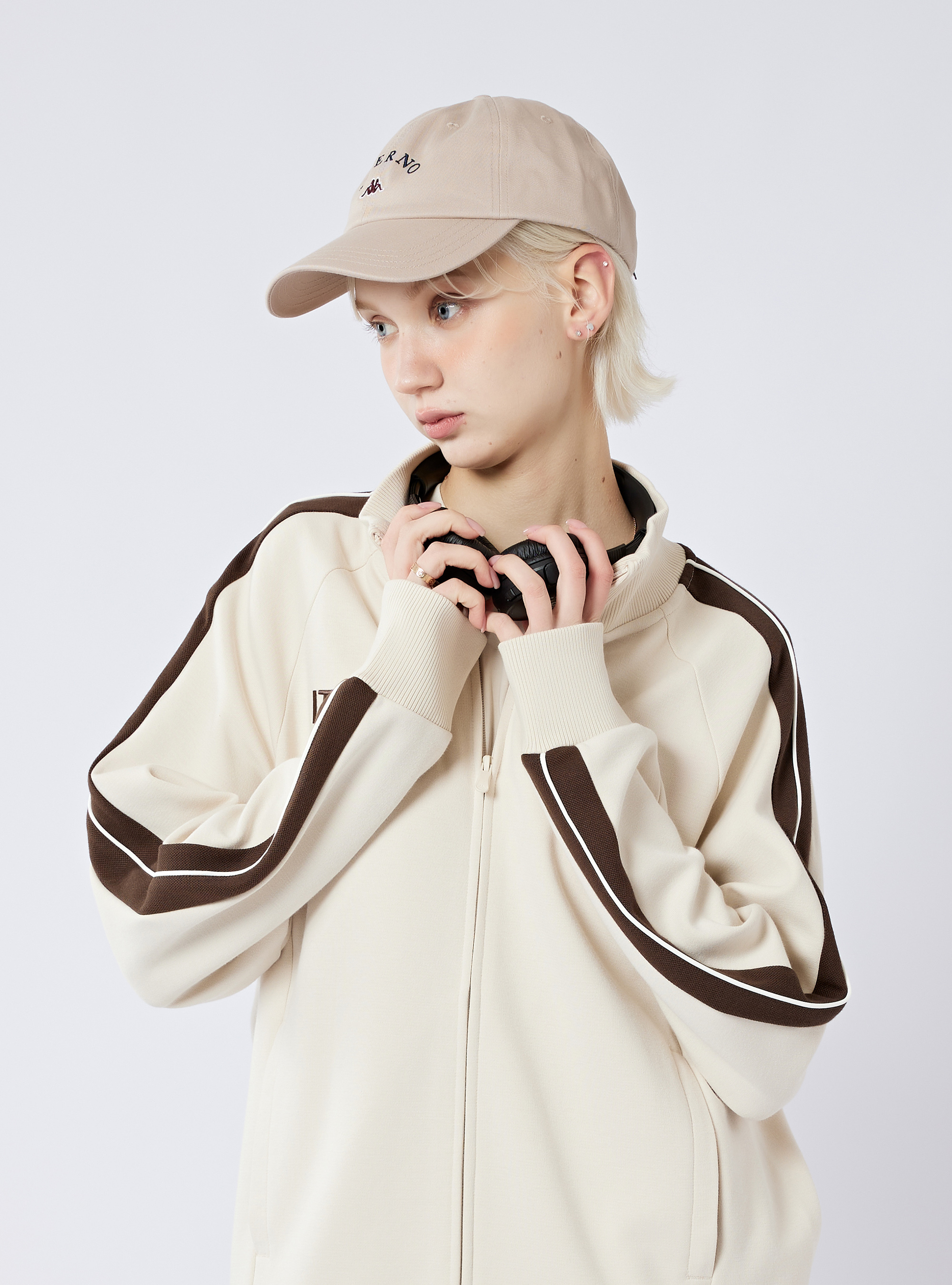 LOGO刺繡棒球帽 (卡其)