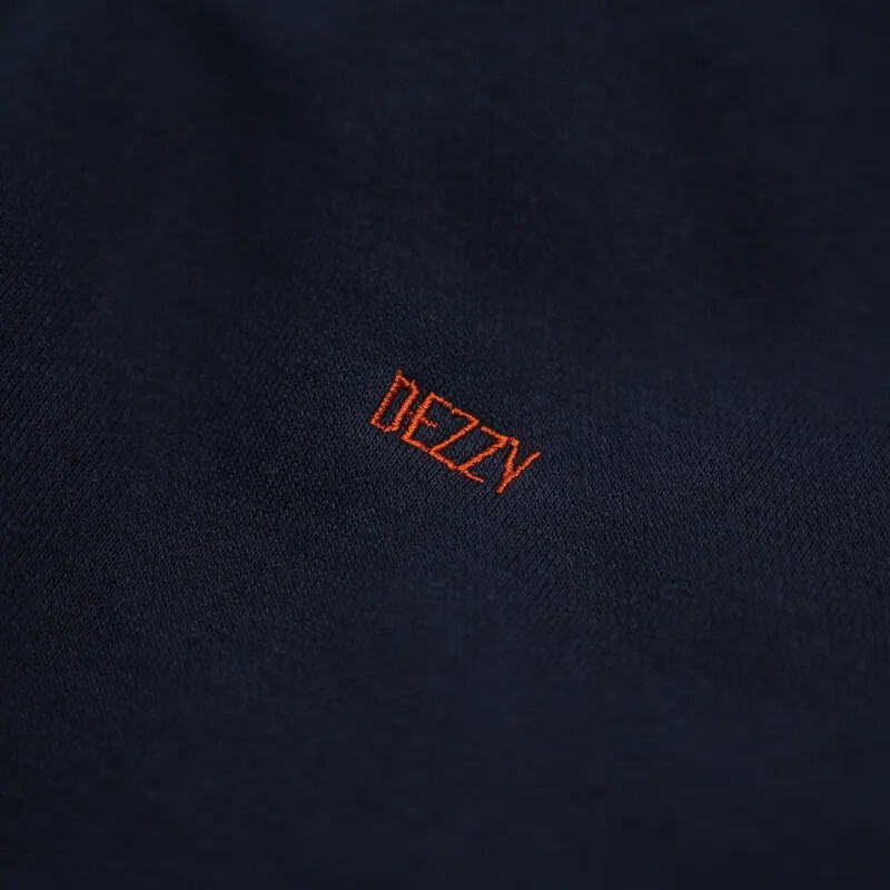 Dezzy.®  寬版內褶刺繡帽T– 海軍藍