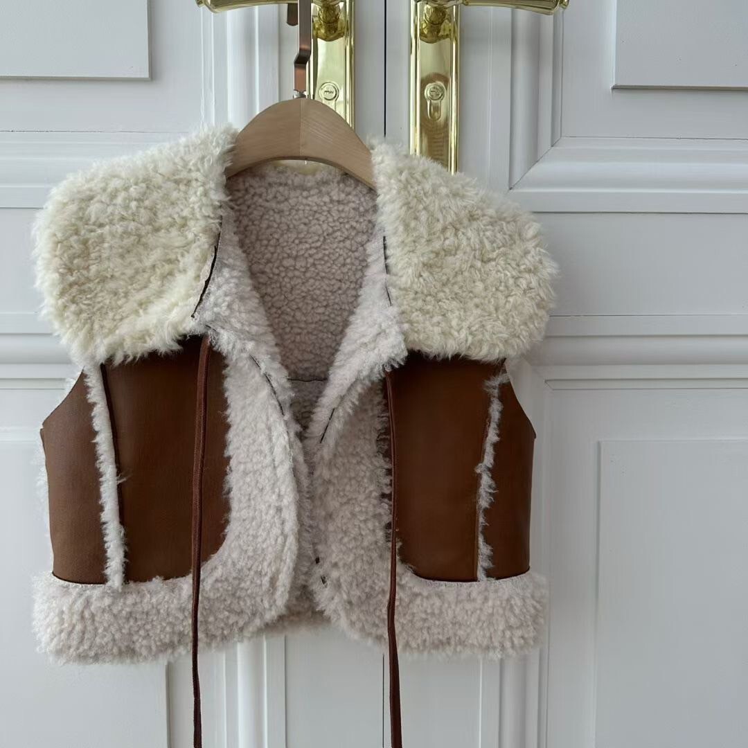 配色泰迪熊QQ毛大翻領造型麂皮背心外套 / 2色