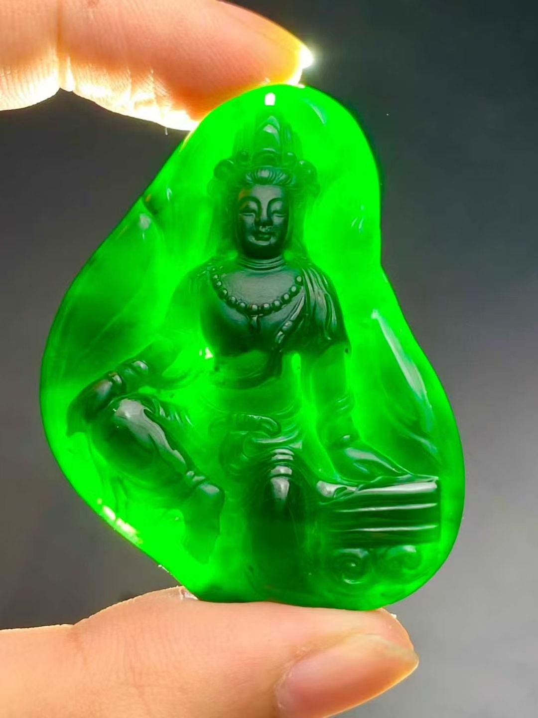 11265949 翡翠墨翠自在觀音