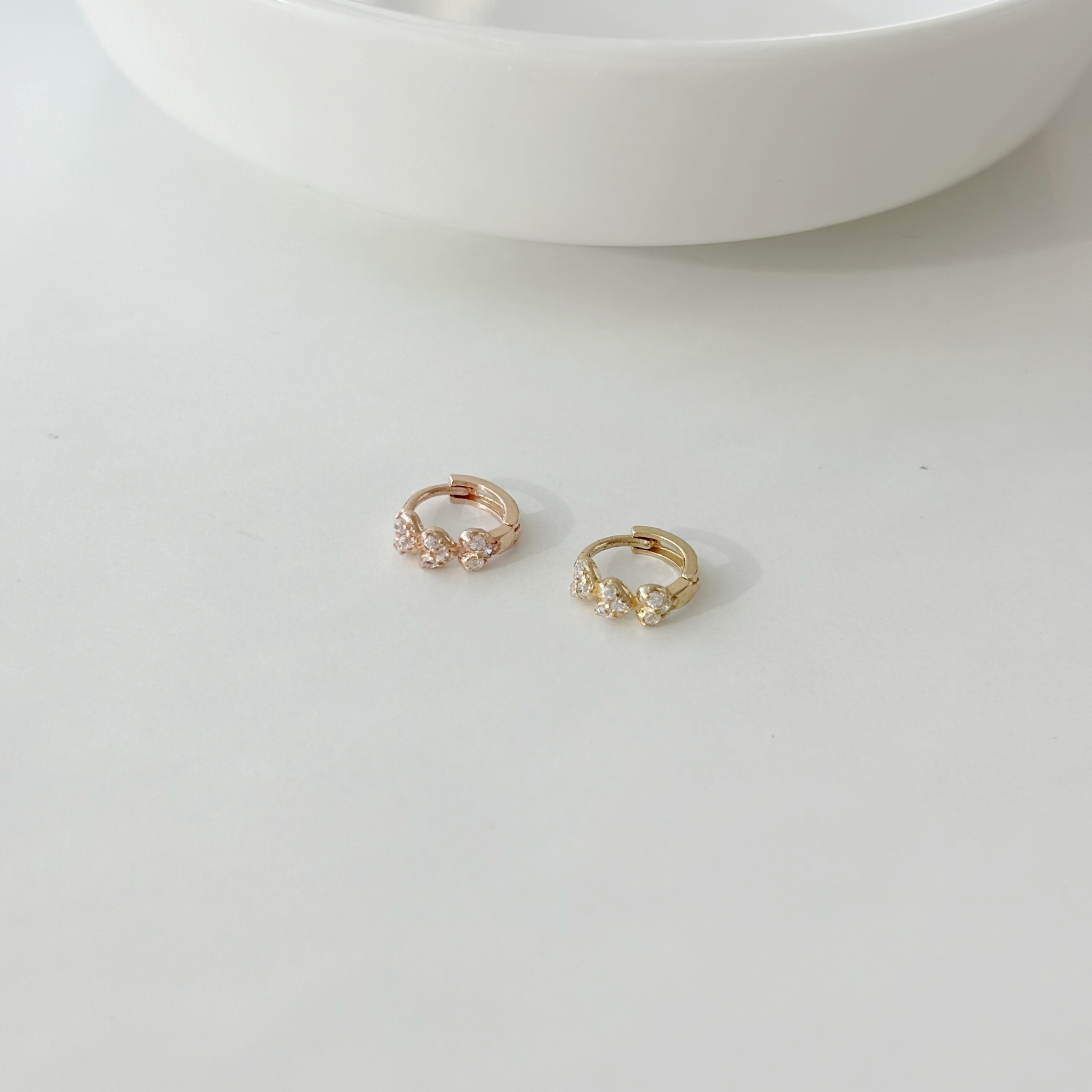 14K三顆鋯石小愛心耳骨圈