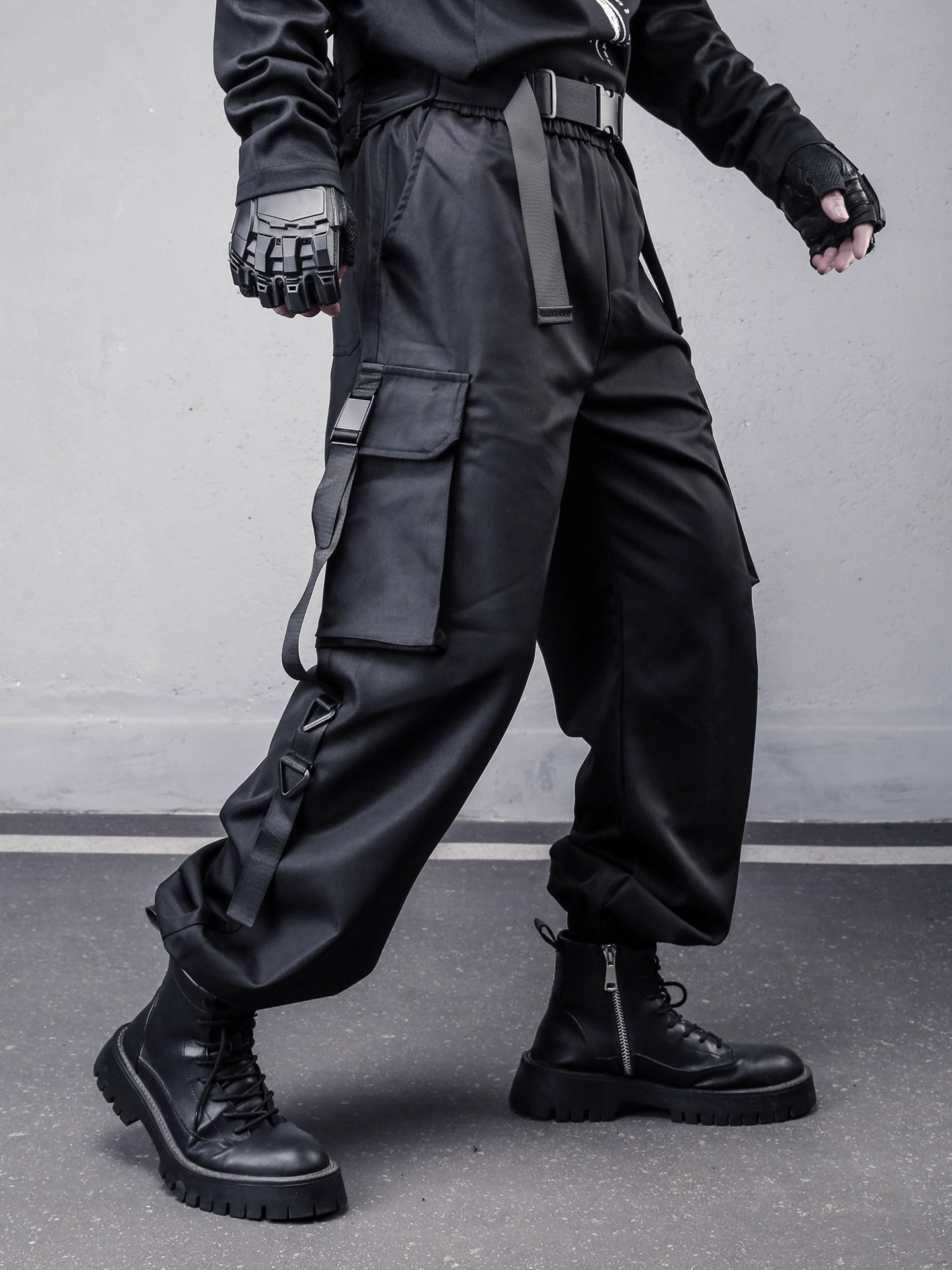 𝙏𝙀𝘾𝙃𝙒𝙀𝘼𝙍 暗黑工裝直筒束腳褲