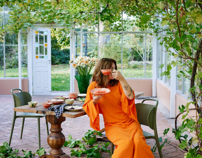 ByOn - Tiggy 波浪花瓶,花瓶設計展現能量、慾望與美麗的綠色之美