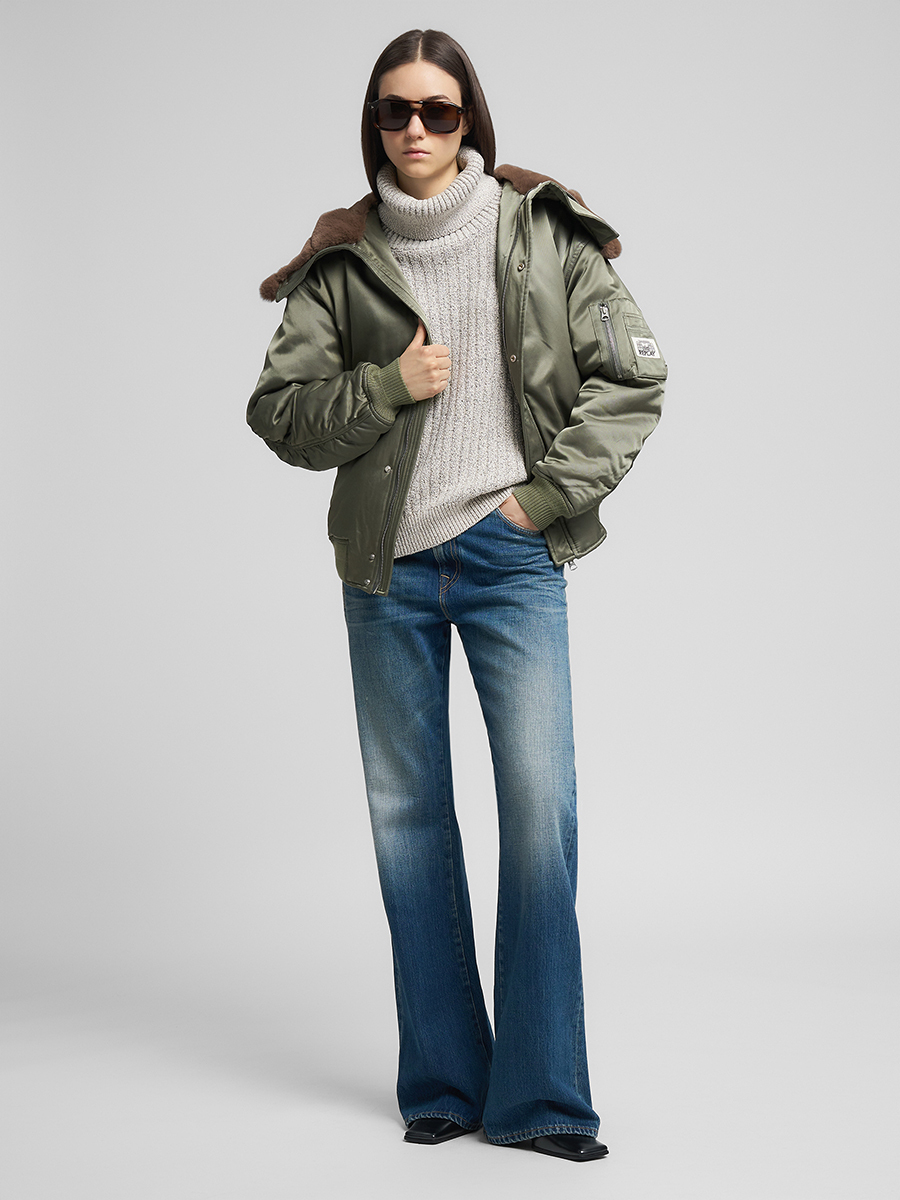 落肩高領針織上衣