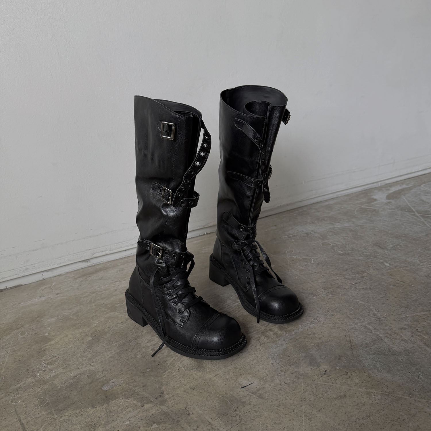 F1202 軟皮釦環長靴 / 黑