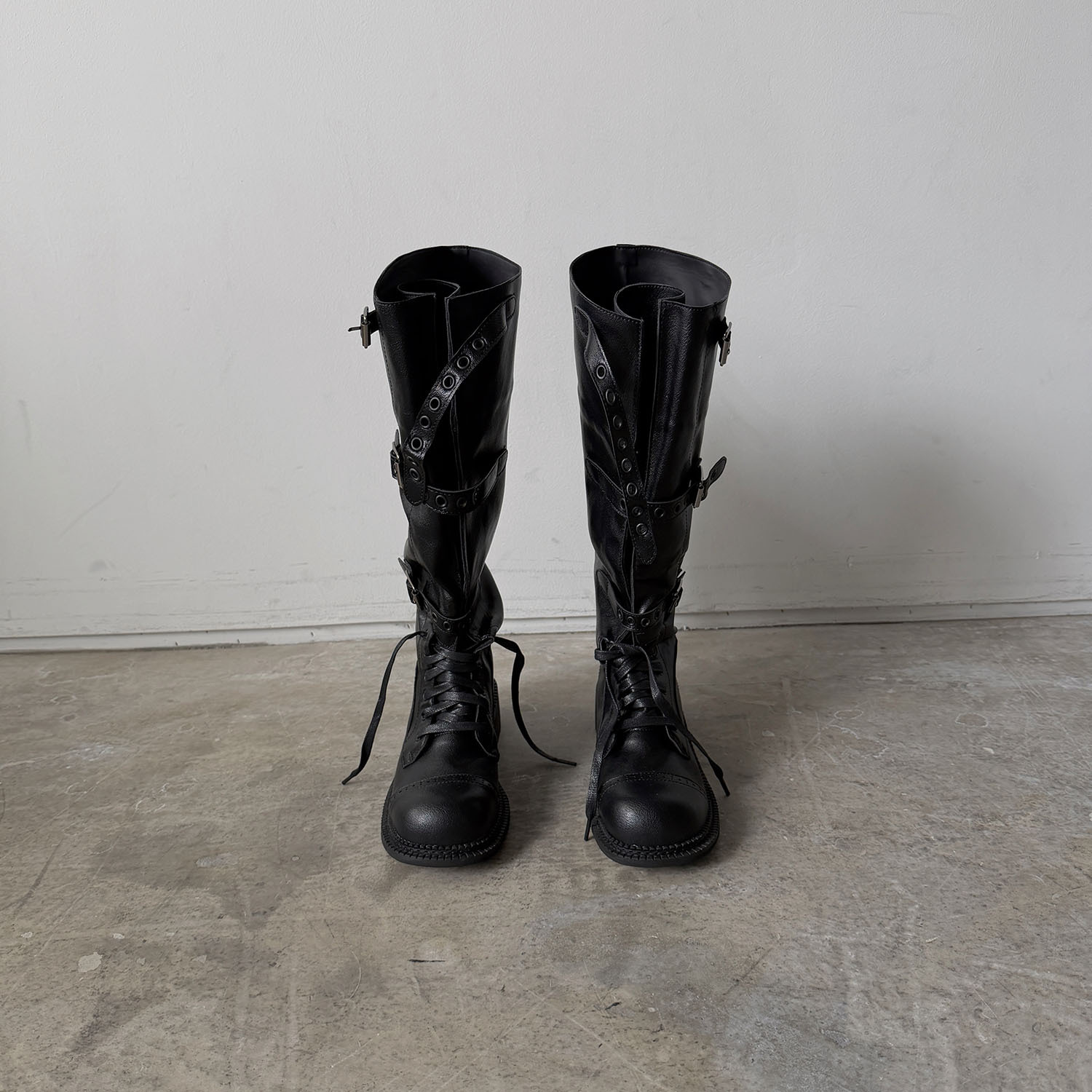 F1202 軟皮釦環長靴 / 黑