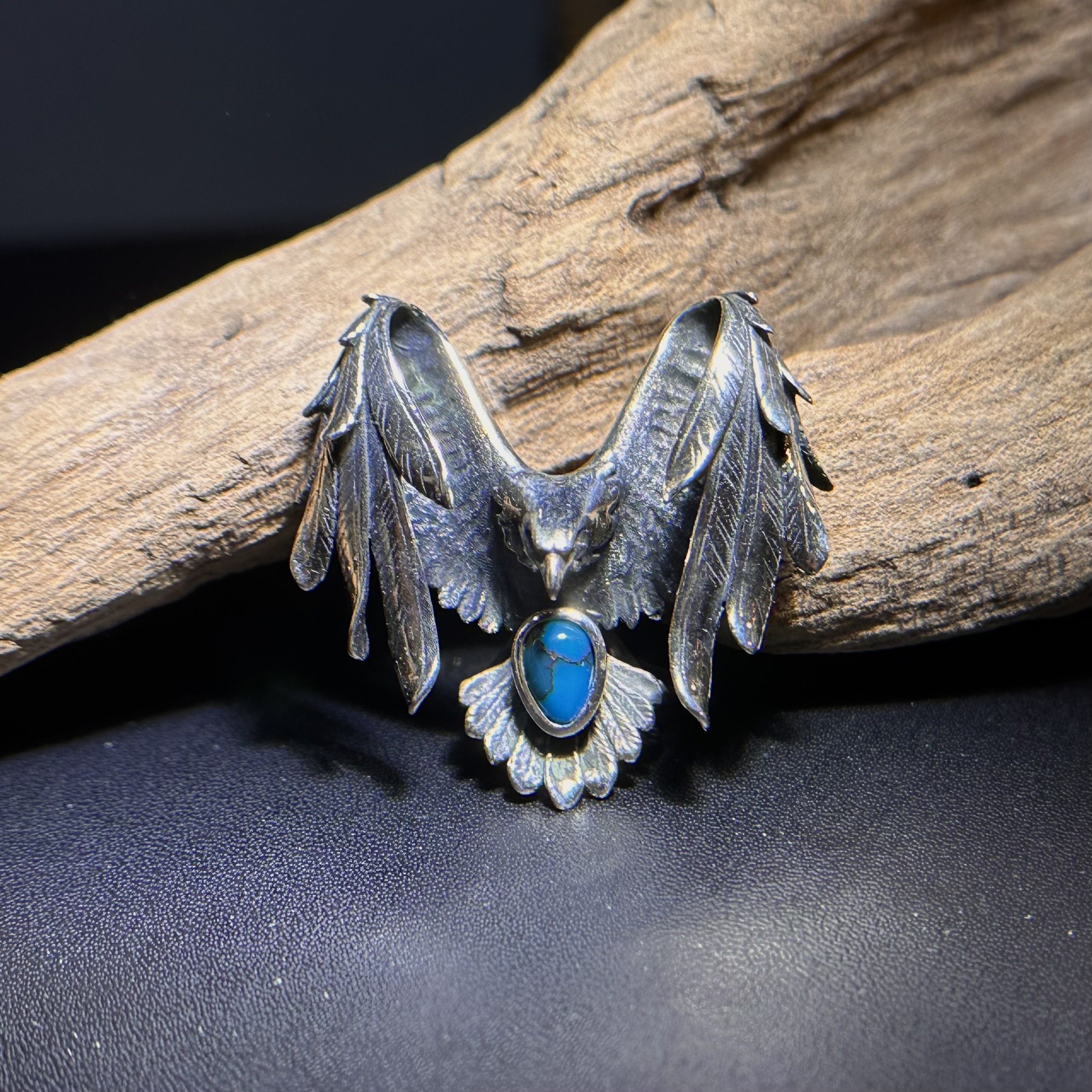 *Black Venom Jewelry- Freedom & Prayer 3cm 純銀正面攻擊鷹鑲埃及松石