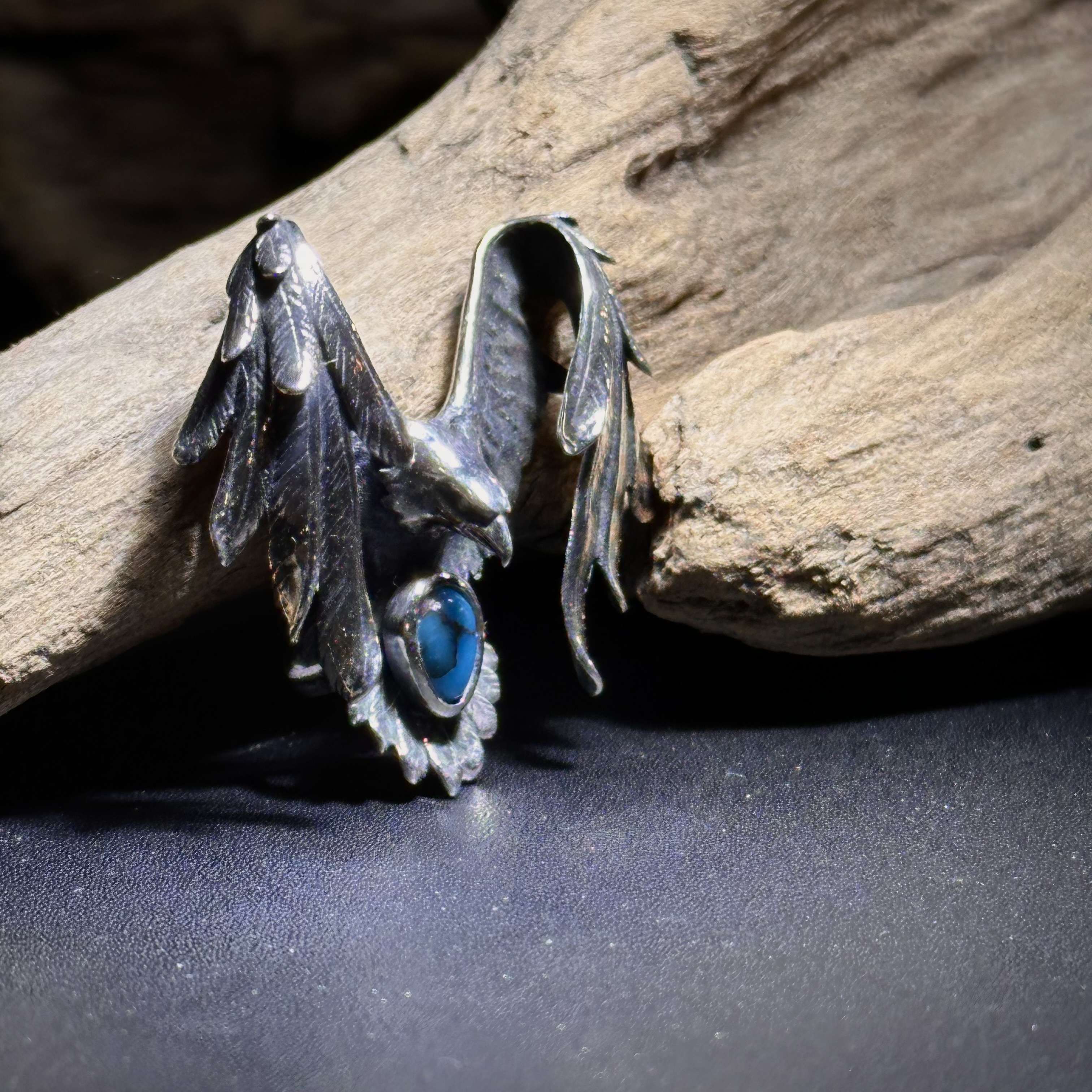 *Black Venom Jewelry- Freedom & Prayer 3cm 純銀正面攻擊鷹鑲埃及松石