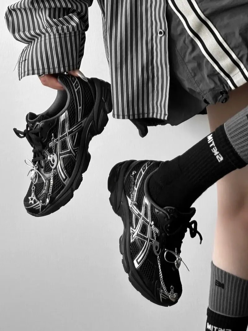 ASICS GEL-1130 液態黑銀