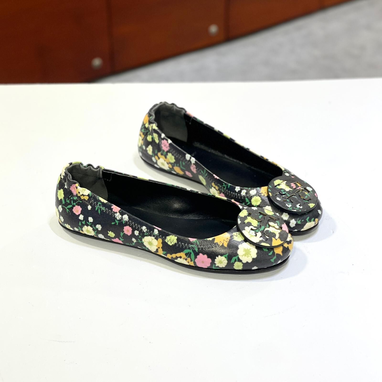只有35碼~本月特價!!! 全新TORY BURCH FLAT SHOES , MINNIE TRAVEL系列花卉圖案, 托里伯奇芭平底鞋 #BRAND NEW #香榭站正品