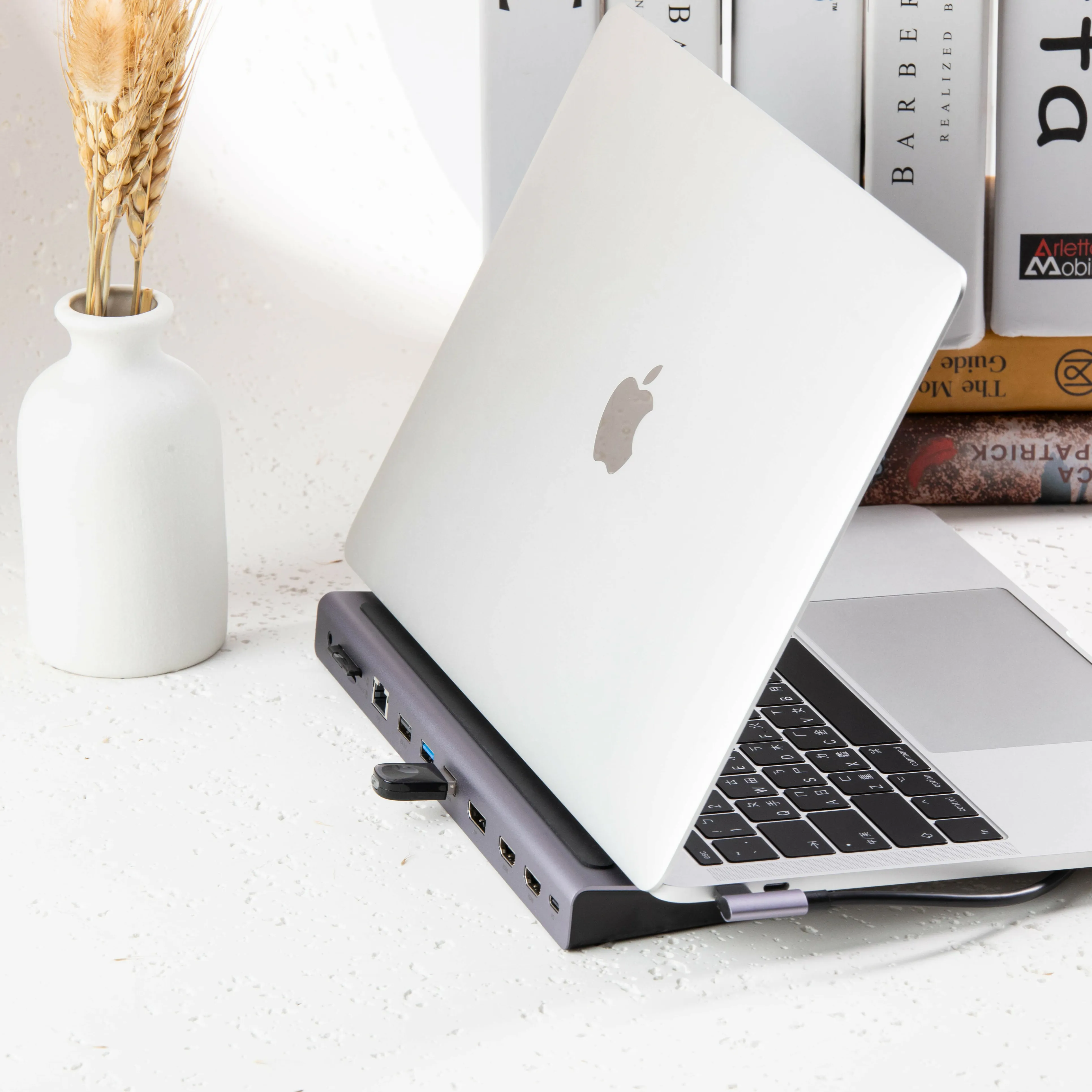 RMD-D111 三屏顯示Docking Station HUB USB-C十一合一集線器