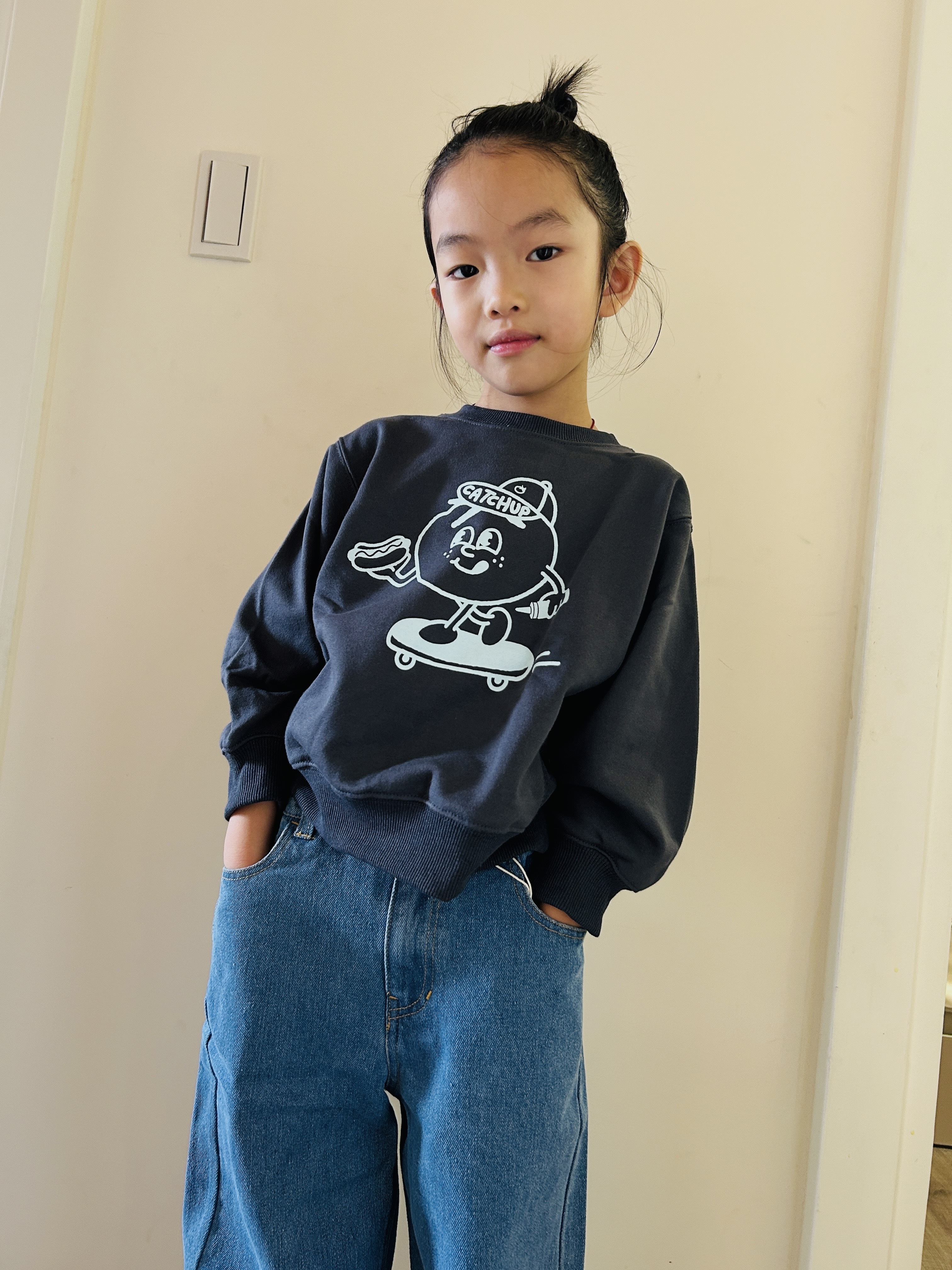 日本 Catchup 番茄君滑板 春款薄手長袖棉T (炭灰色，110) 0571043
