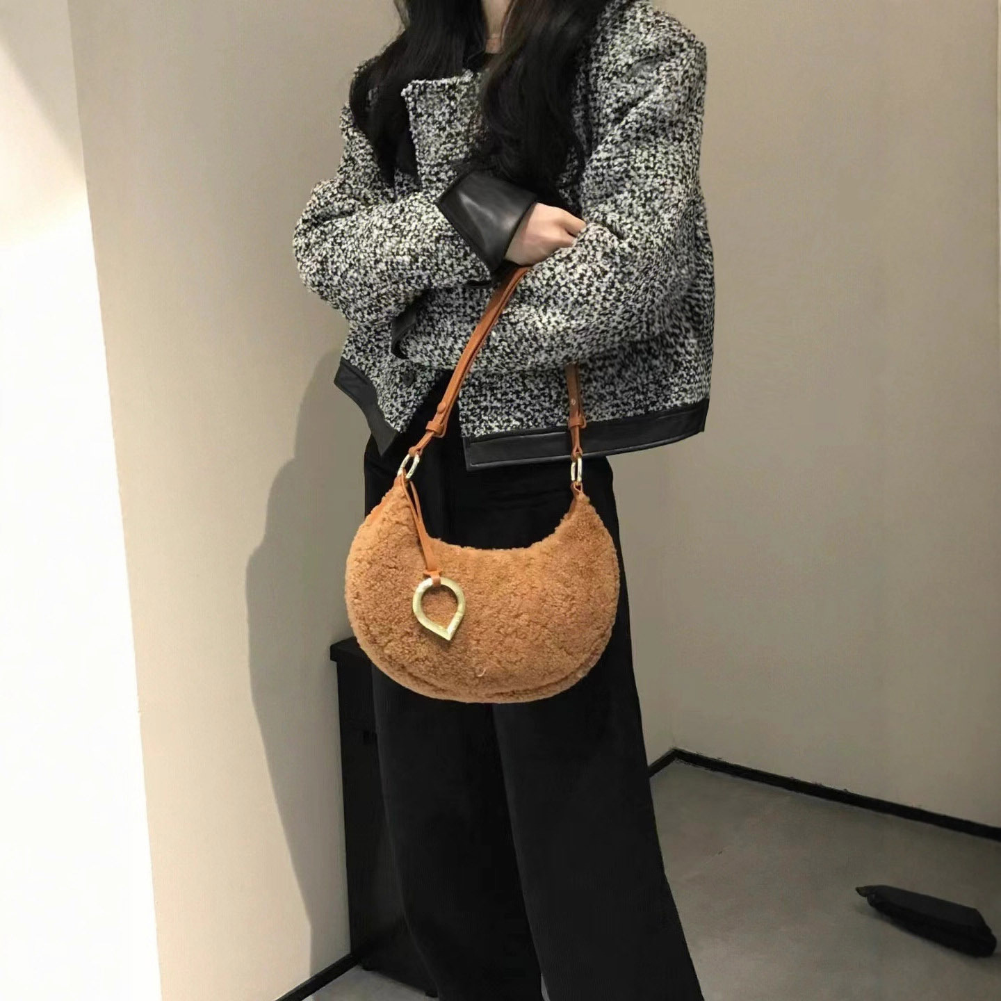 羊毛黑白毛尼 皮革拼接外套