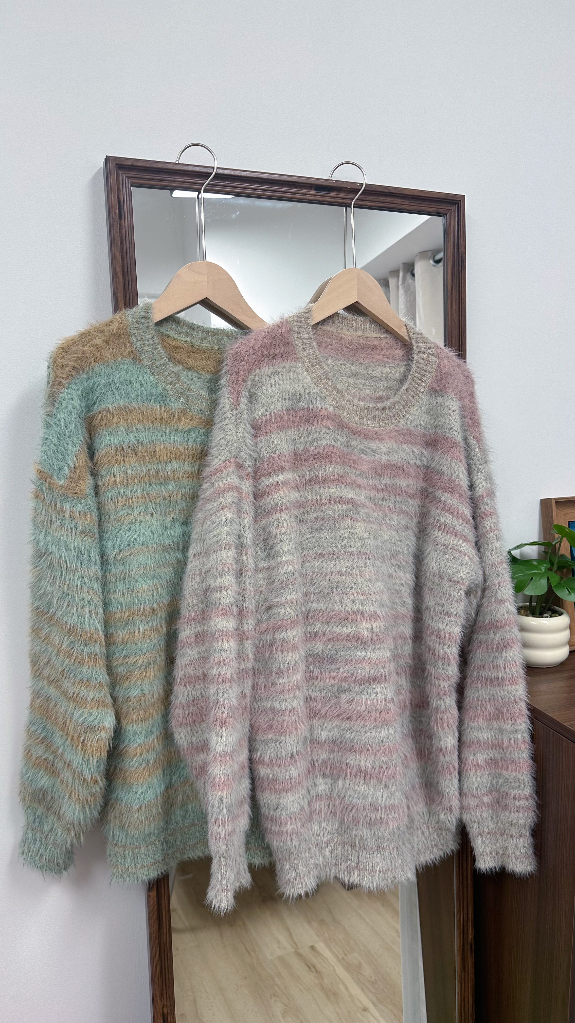 糖果色間條毛毛上衣(綠/灰)