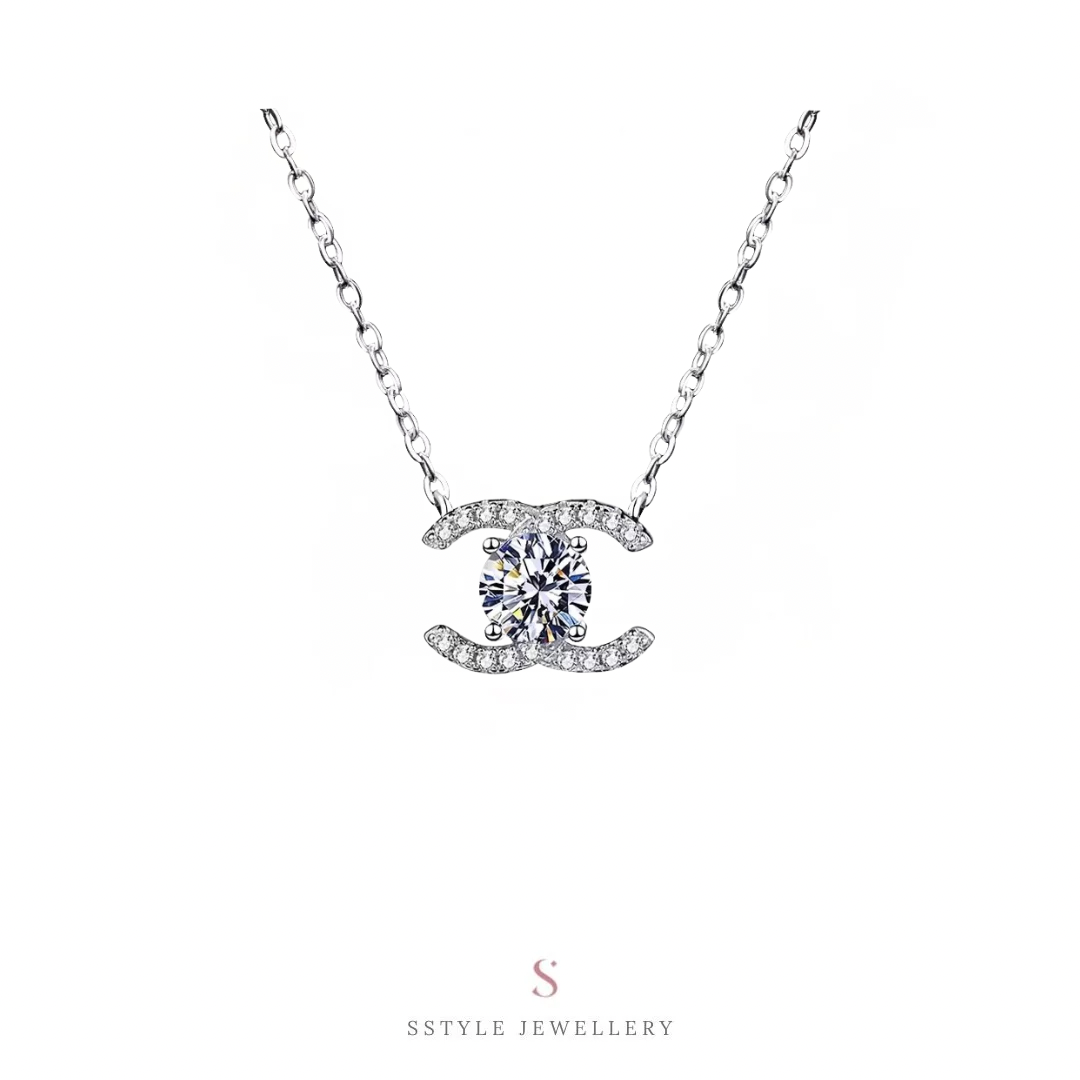 Yancy moissanite necklace