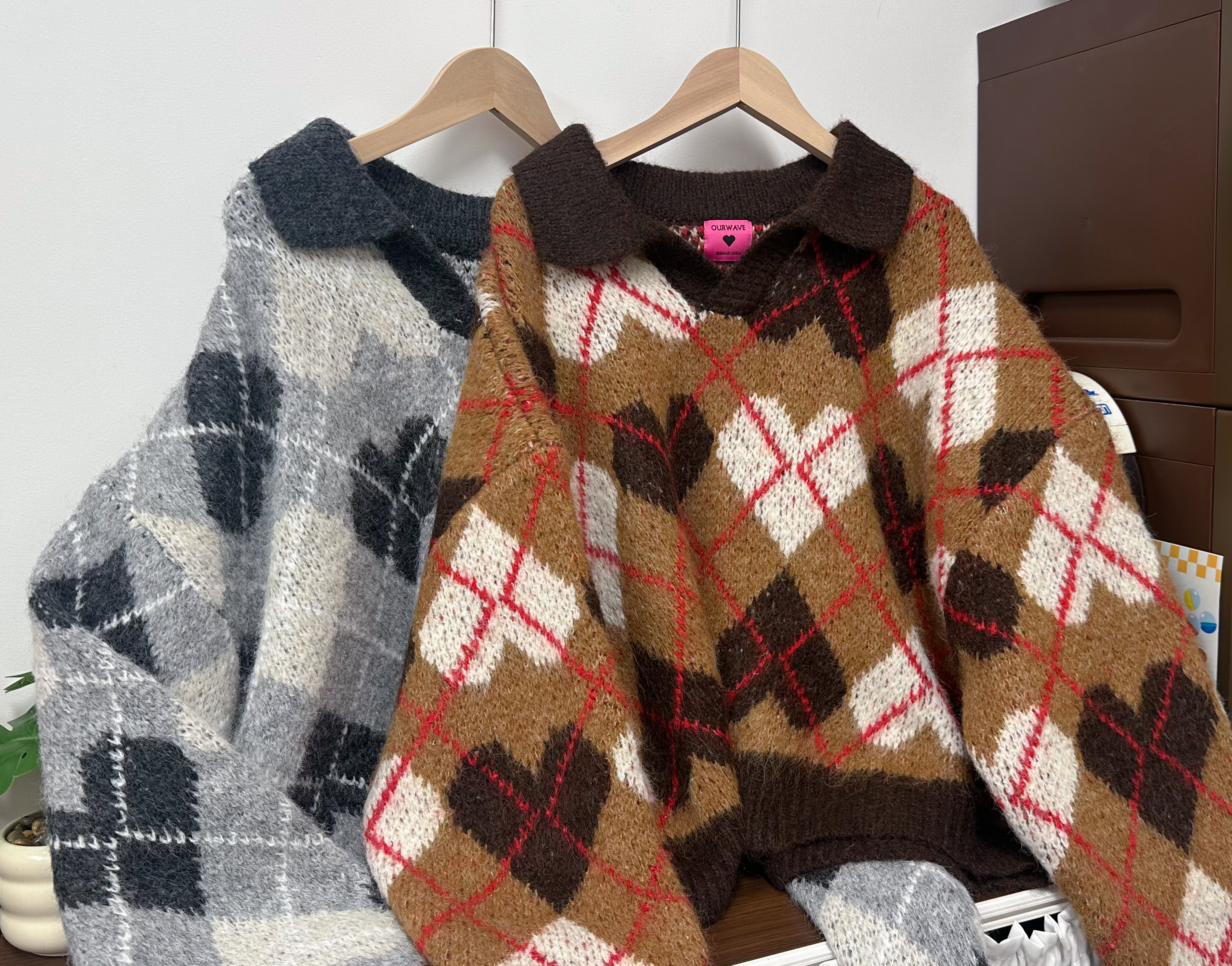 翻領心心厚身毛衣(灰/啡)