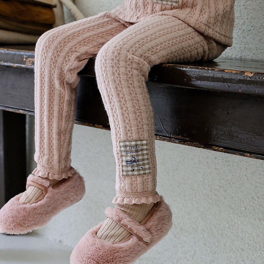 【現貨】110 FLO 粉色線織彈性內搭褲