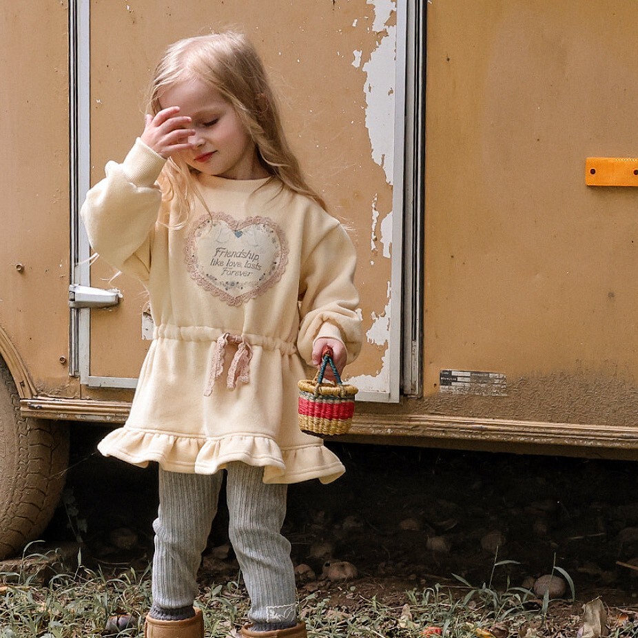 【現貨】140 FLO 黃色愛心蕾絲荷葉洋裝