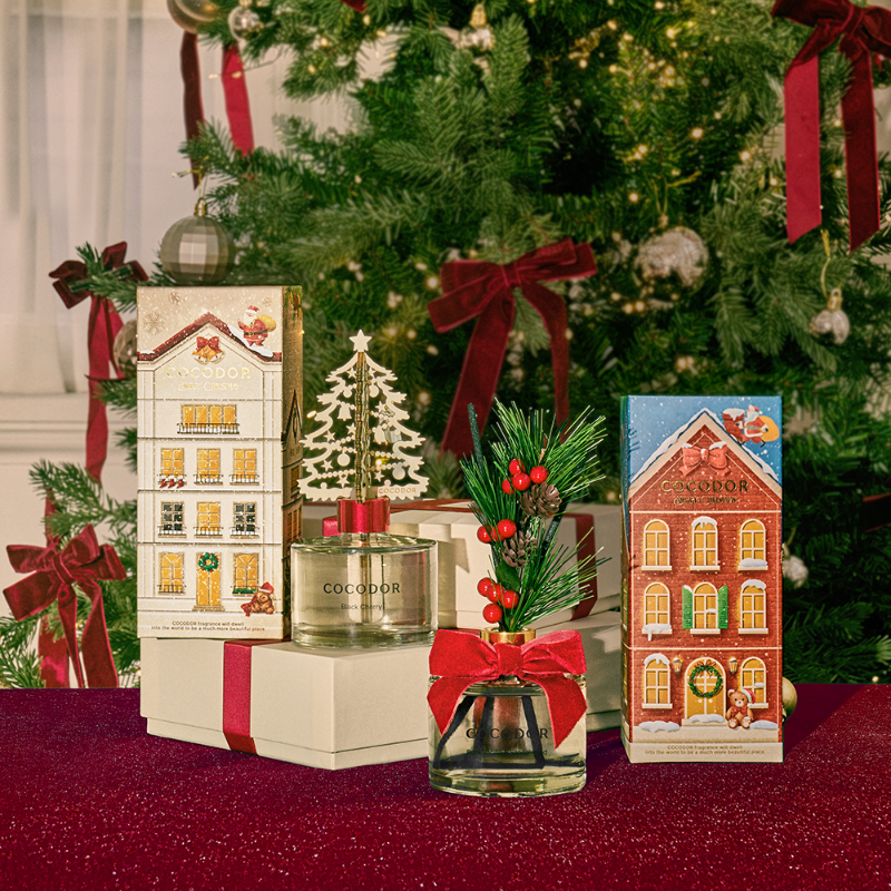 COCODOR Christmas Diffuser 200ml x 2 Wood Tree / Red Pine Cone Tree SET