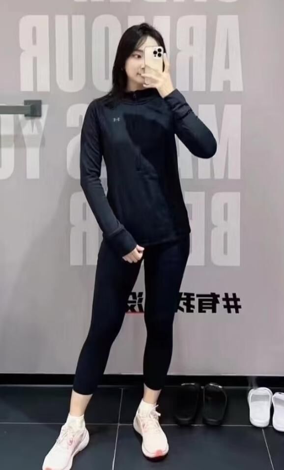 【直播】Q120205 UNDER ARMOUR 黑色保暖基本款圓領上衣