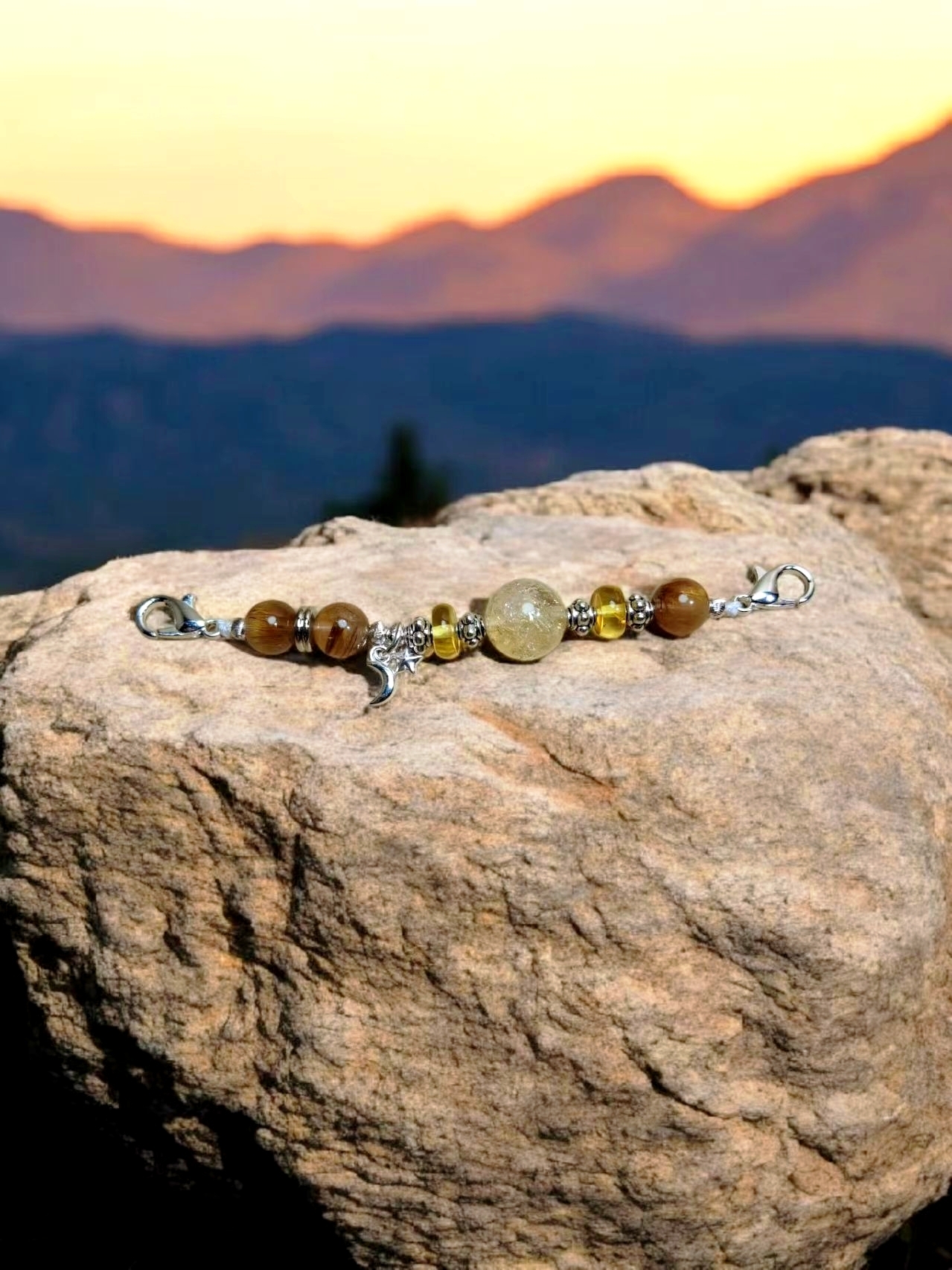 土元素 樂觀積極 x 聚財納福