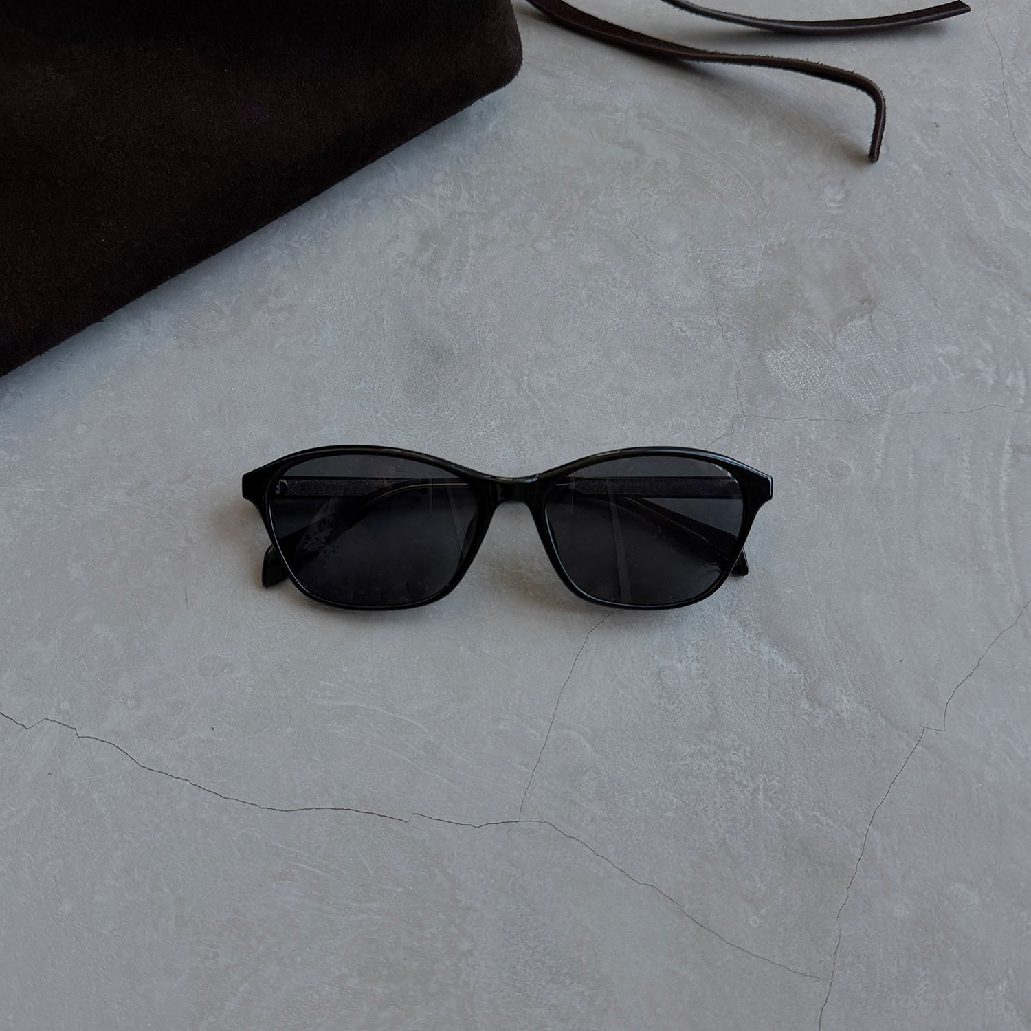 A1203 弧形墨鏡 / 黑