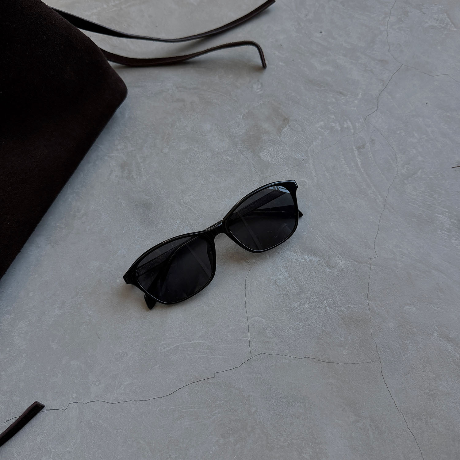 A1203 弧形墨鏡 / 黑