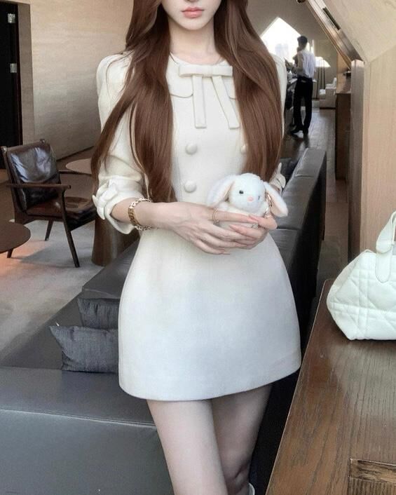 設計師家氣質圓領含羊毛收腰洋裝