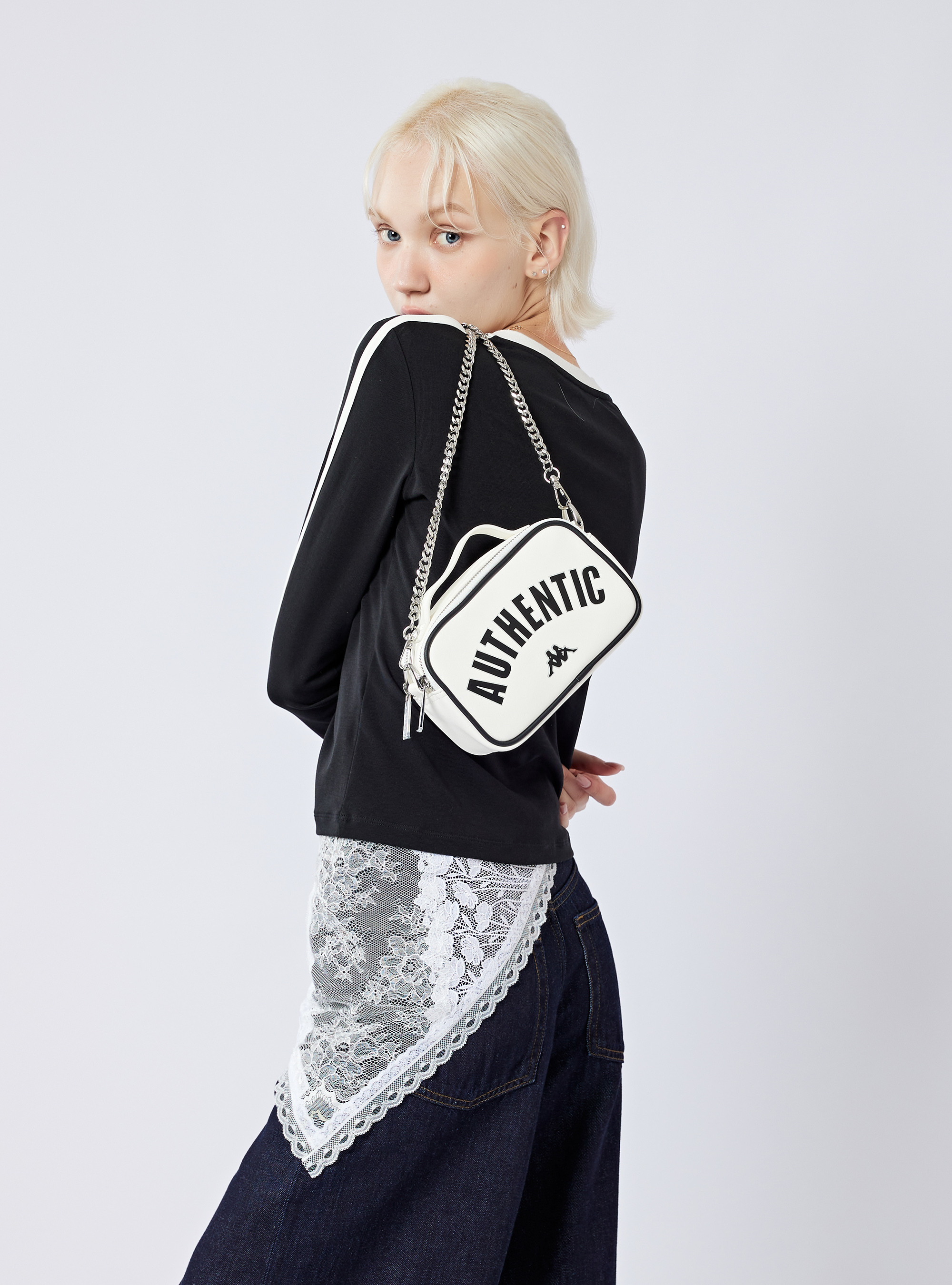 金屬鏈條小方包 (白色）