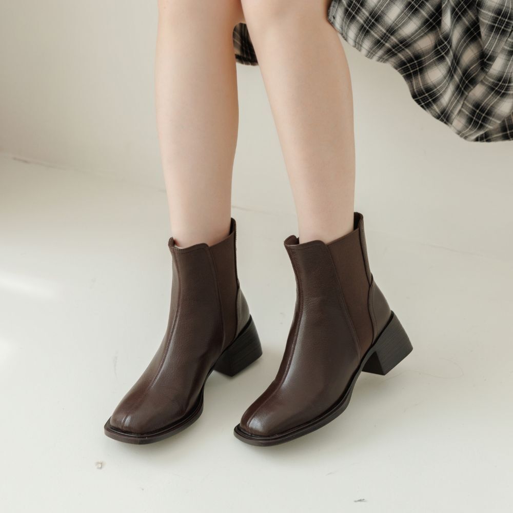 (現+預) 方頭質感粗跟短靴 -2色