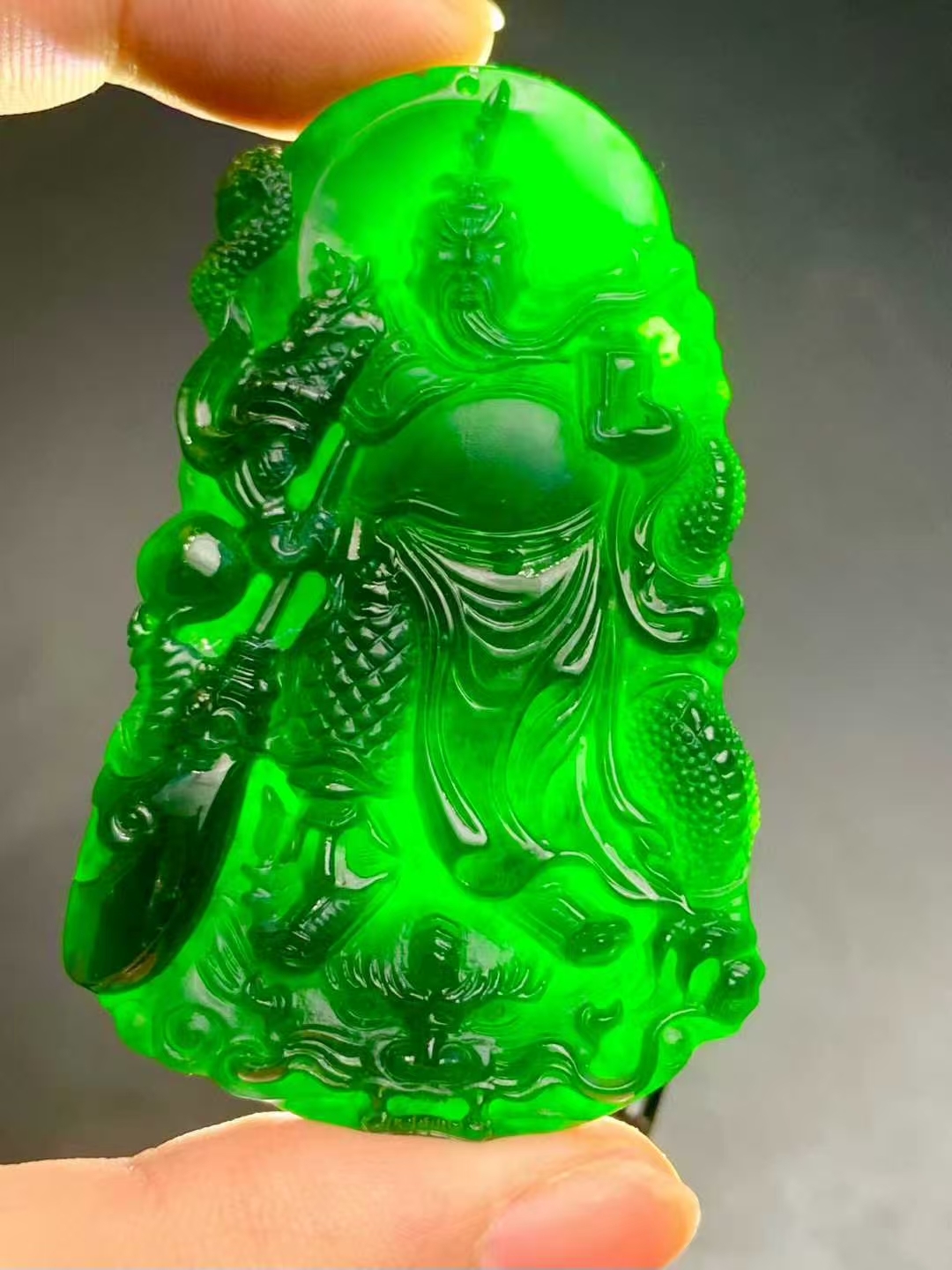 11265952 翡翠墨翠關公