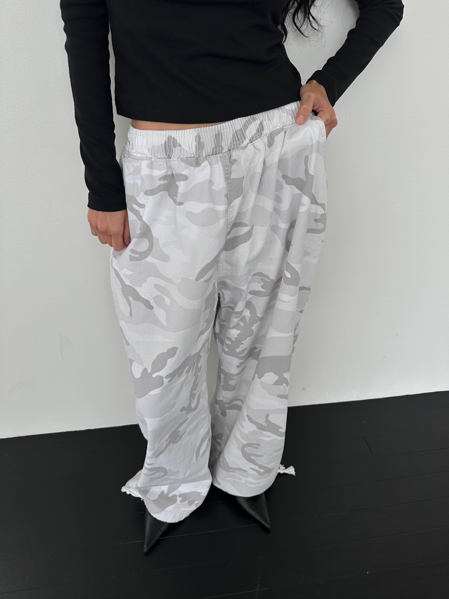 Twilled camouflage trousers