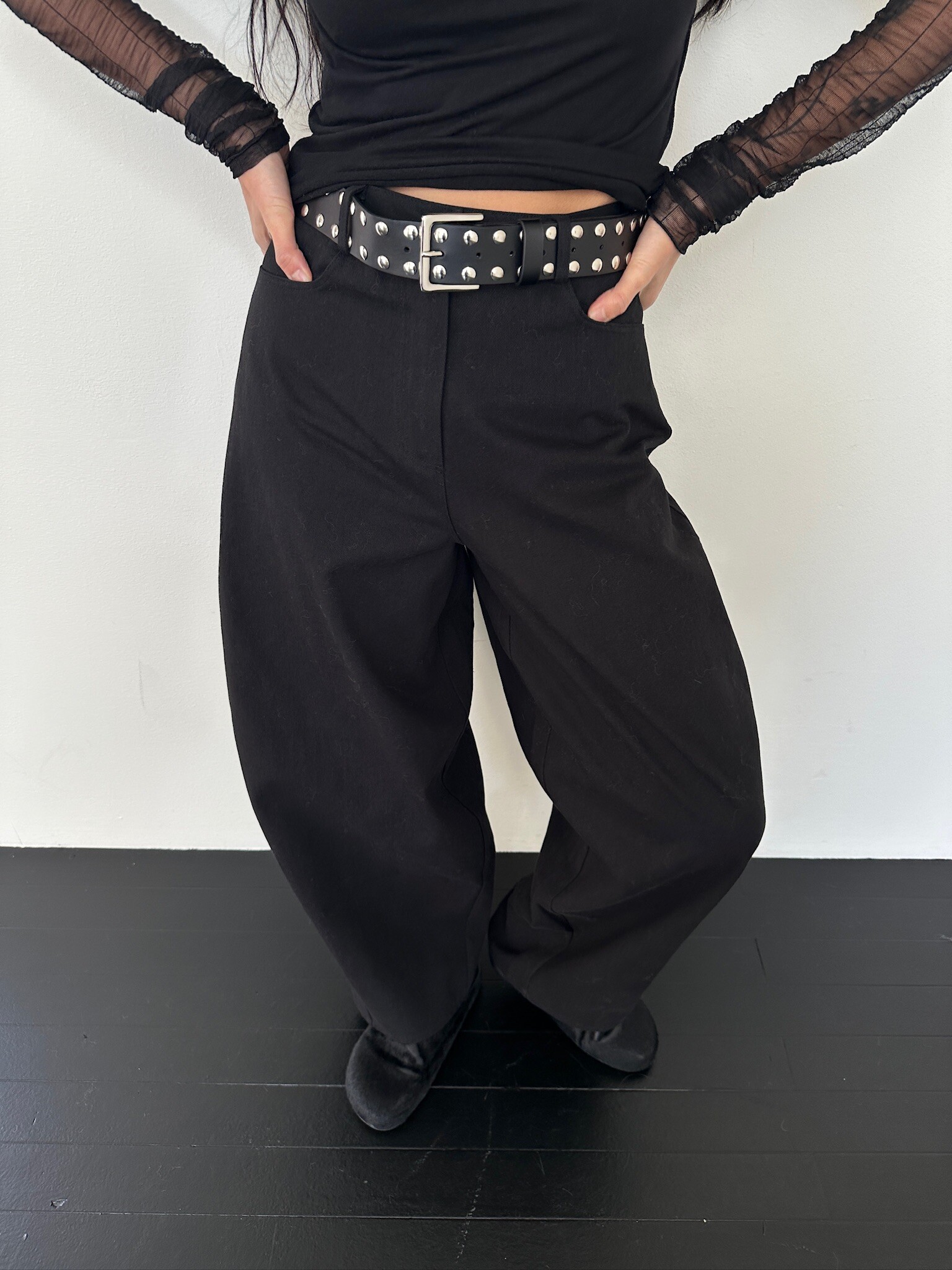 Balloon shape twill trousers