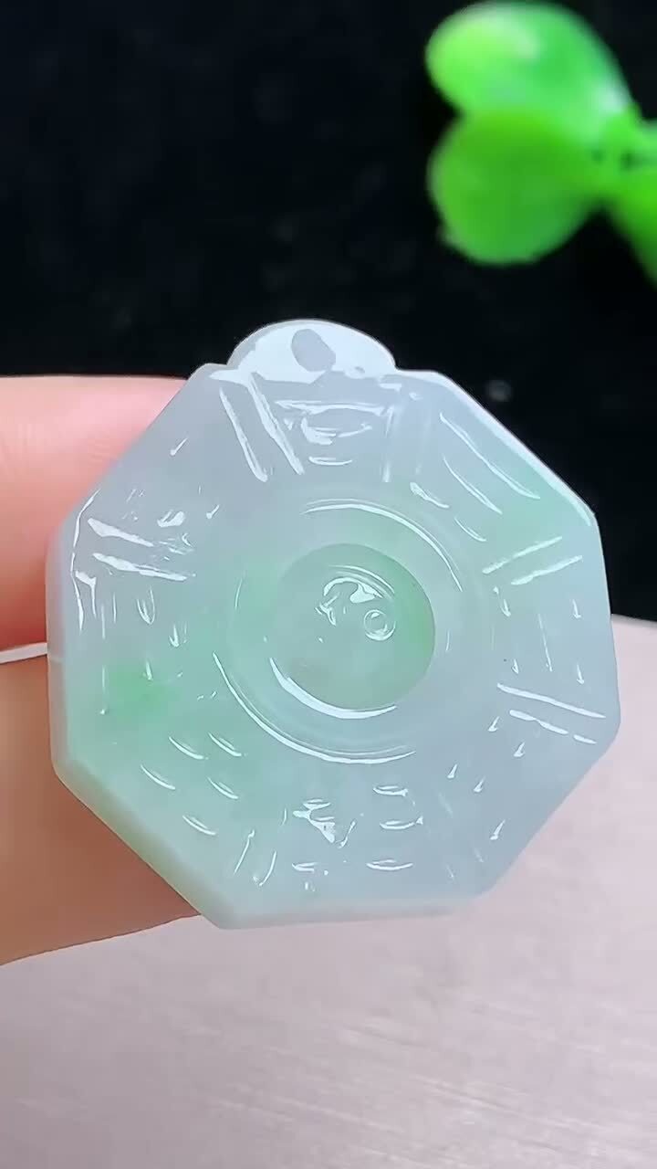 1126316 翡翠八卦