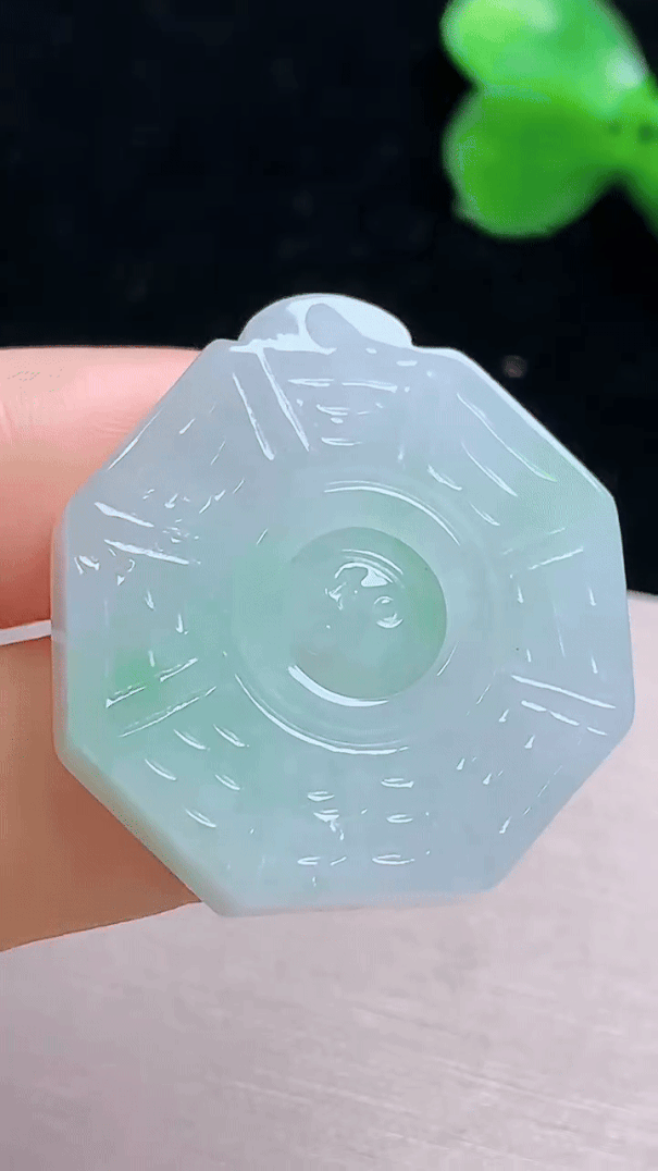 1126316 翡翠八卦