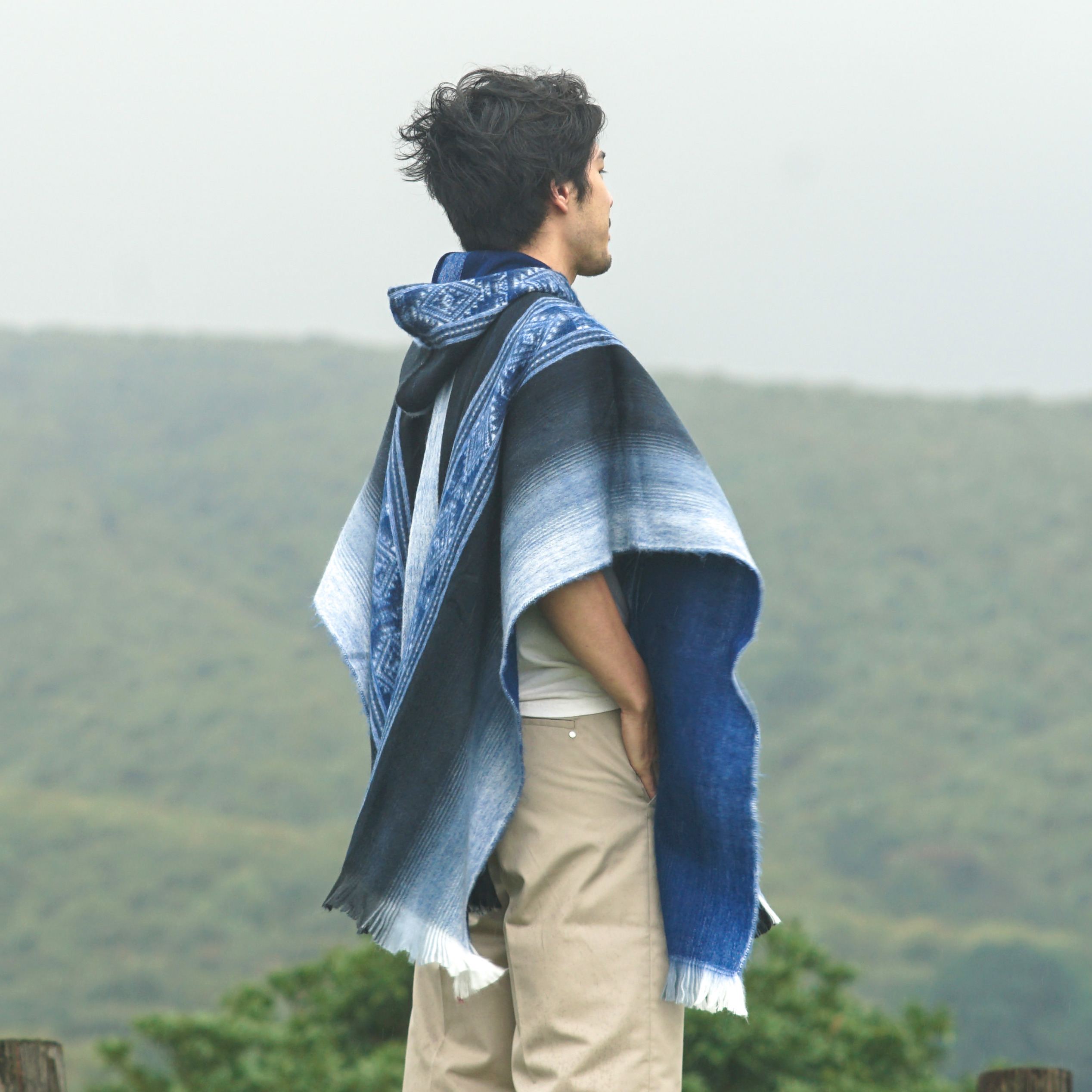 安地斯羊駝斗篷｜Baby alpaca－藍洞幽光｜厄瓜多