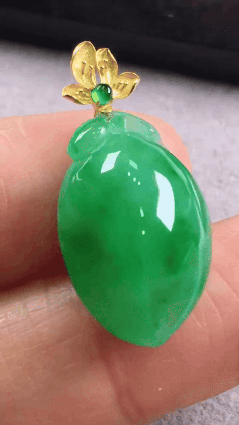 1126321 翡翠壽桃