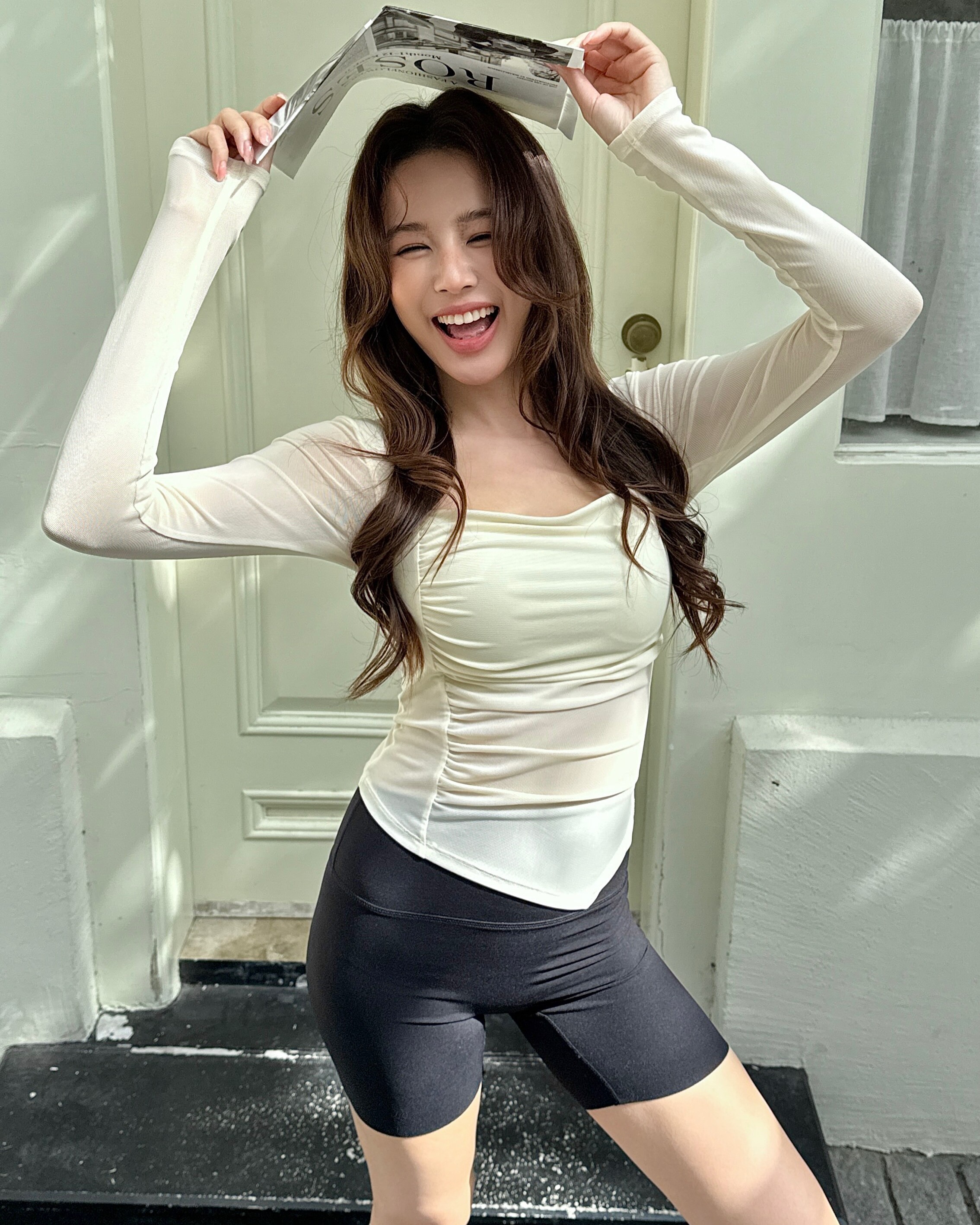 FLOAT 透紗不規則抽皺長袖-奶杏