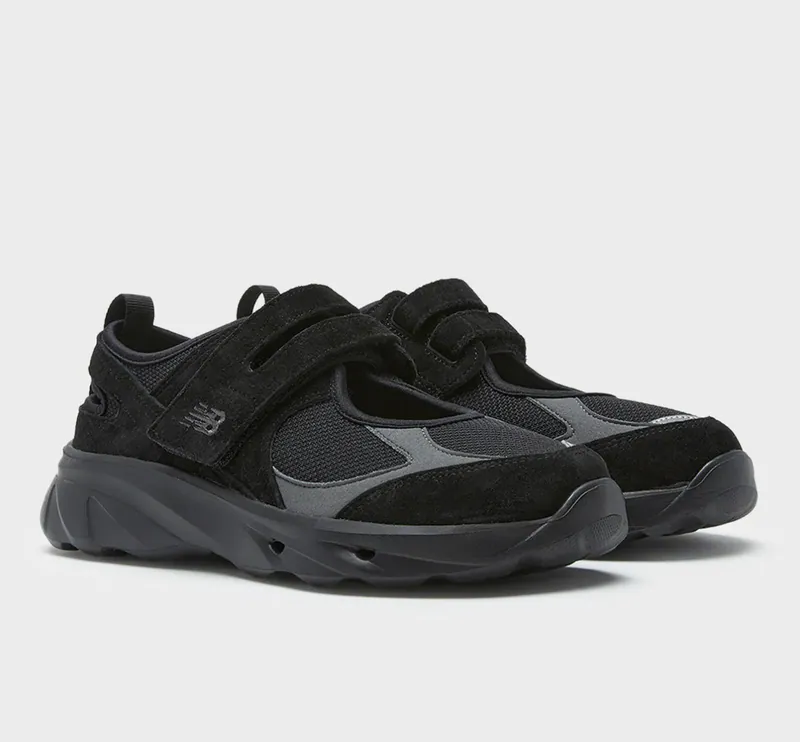 [Instock] New Balance Breeze SD2203BK