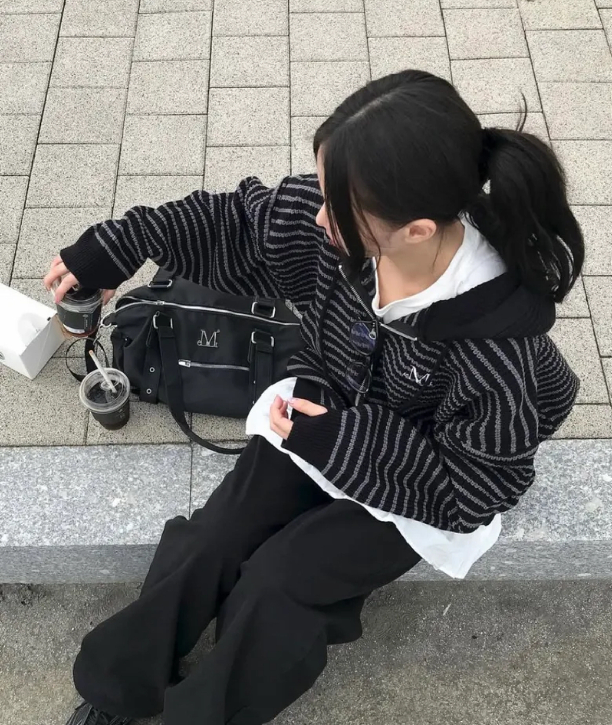 韓國🇰🇷連線 MUCENT 刺繡條紋針織連帽外套 針織衫 毛衣 灰黑條紋 黑白條紋 (任買兩件711免運)/預購