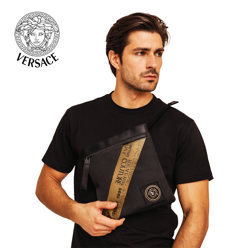 【Versace 凡賽斯】VRS-C009-6 金黑底 黑字 斜跨包