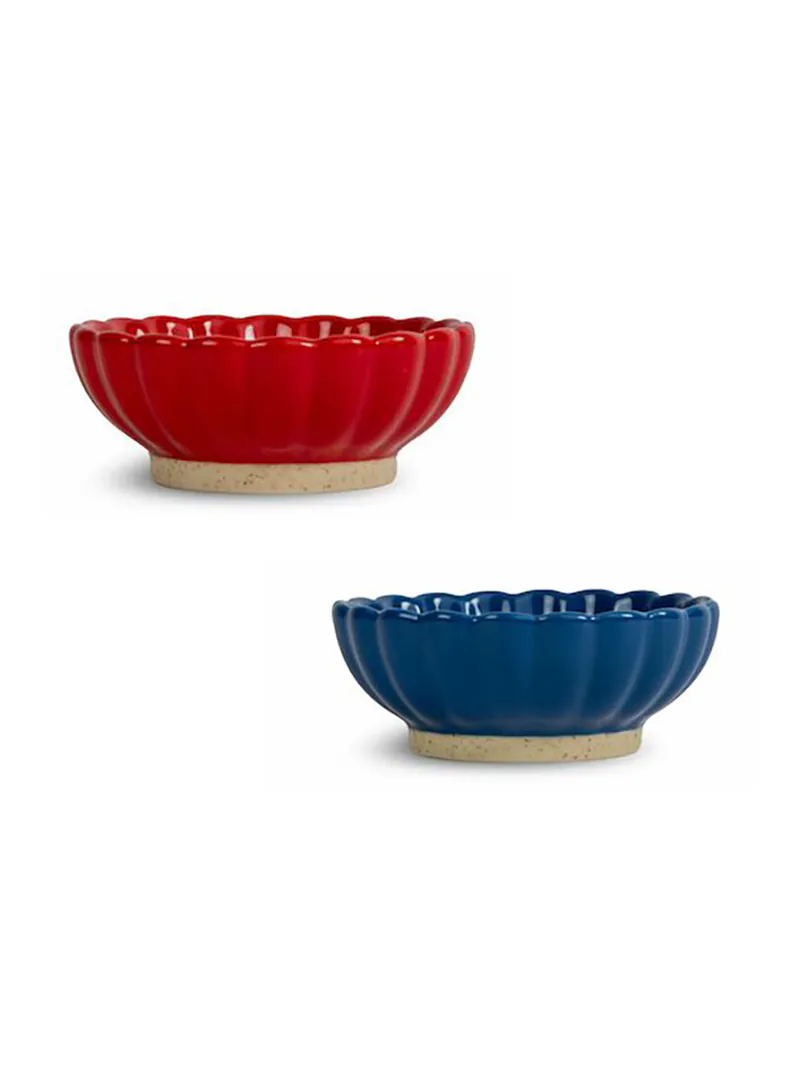 ByOn-Florian 花型小碟，材質是瓷器，此碗可用洗碗機清洗，易於清潔和維護。