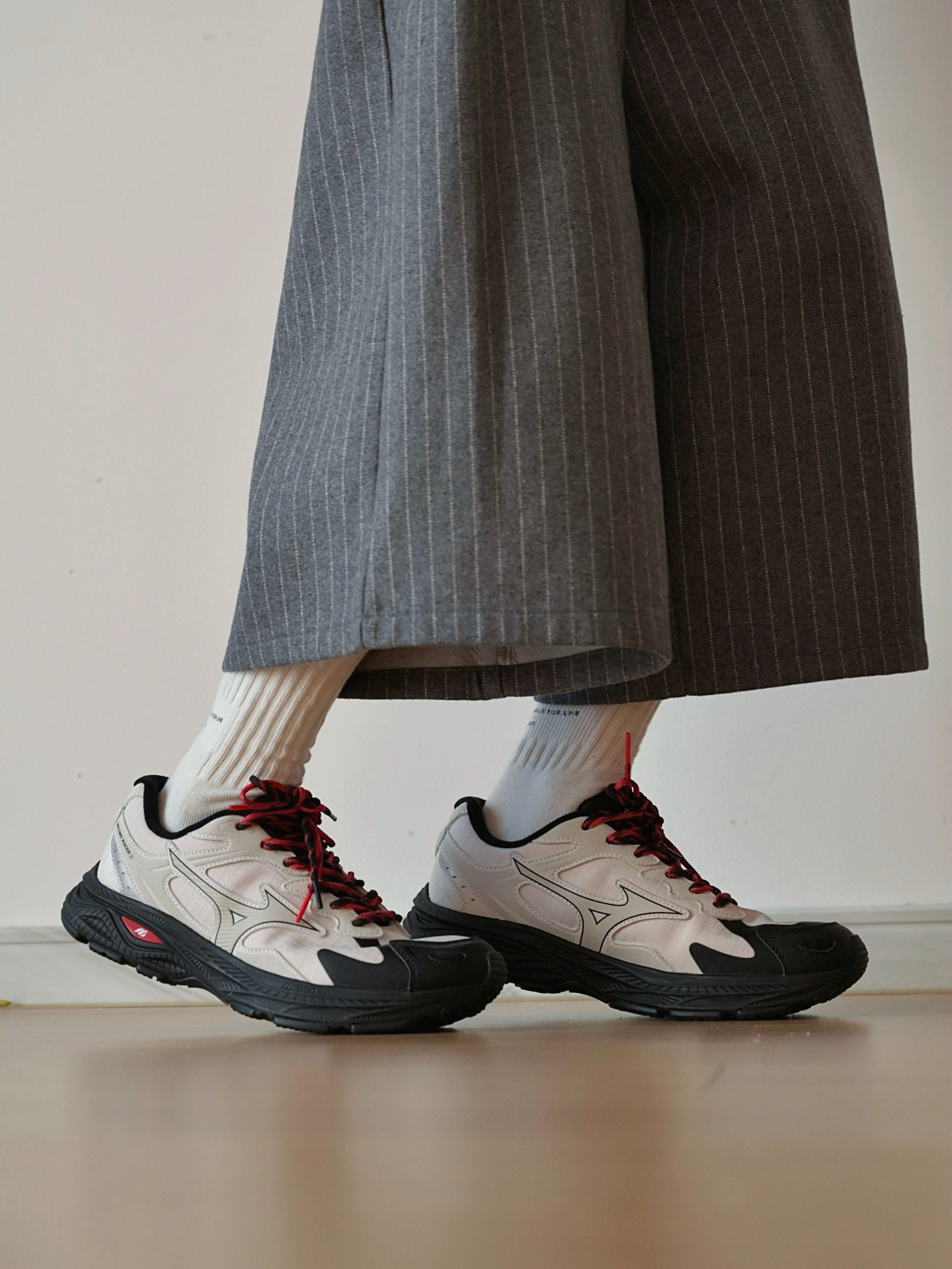 代購-MIZUNO RACER S 美津濃 防潑水 山系戶外 機能 復古 淺亮灰 D1GH263503