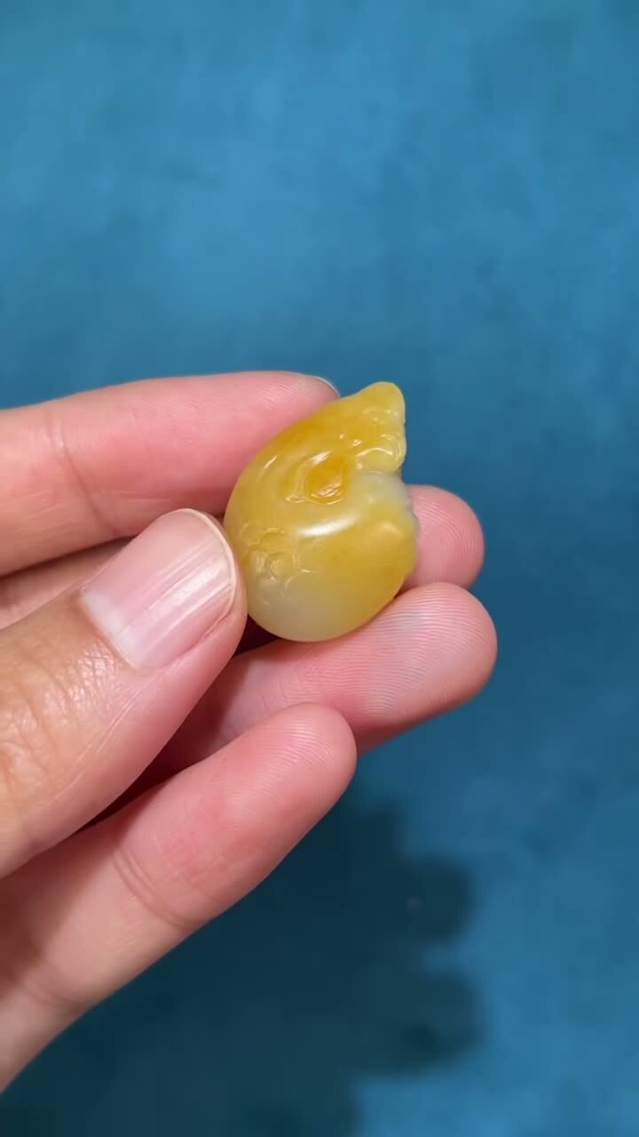 1126237 和田玉籽料吉祥如意